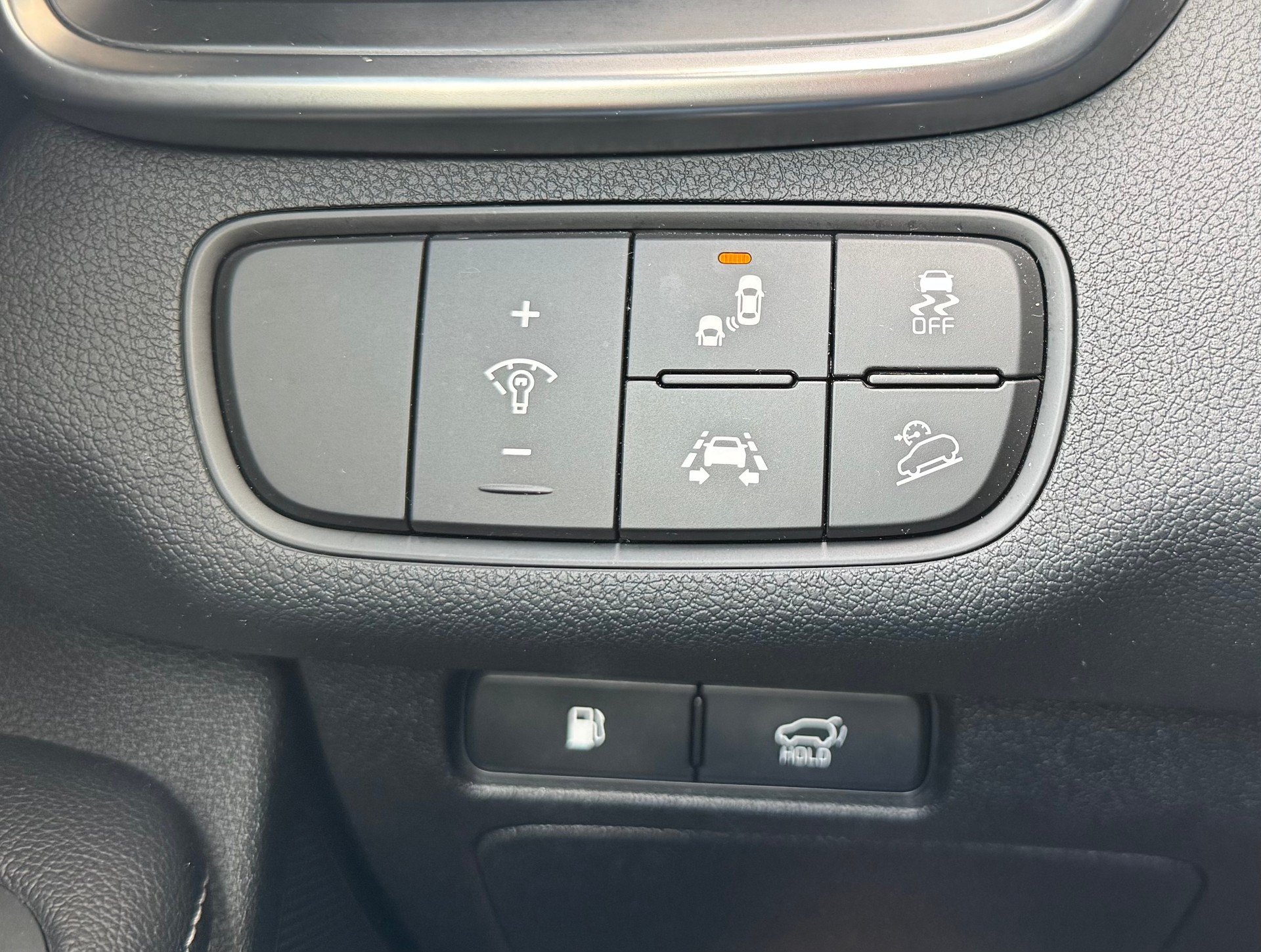 KIA Sorento 2.2 CRDI Style 7P. Automatic-image-16