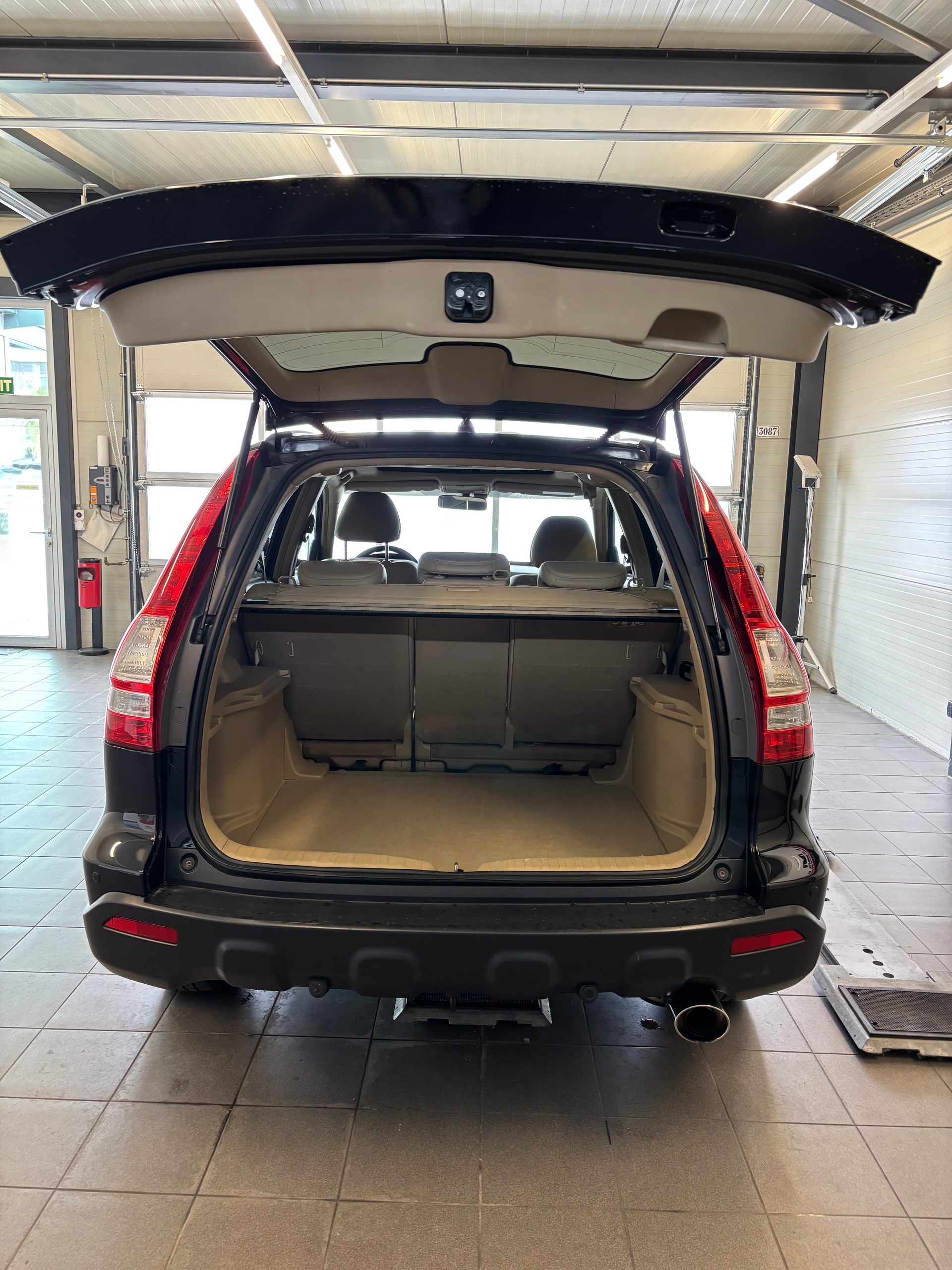 HONDA CR-V 2.0 4WD Executive-image-13