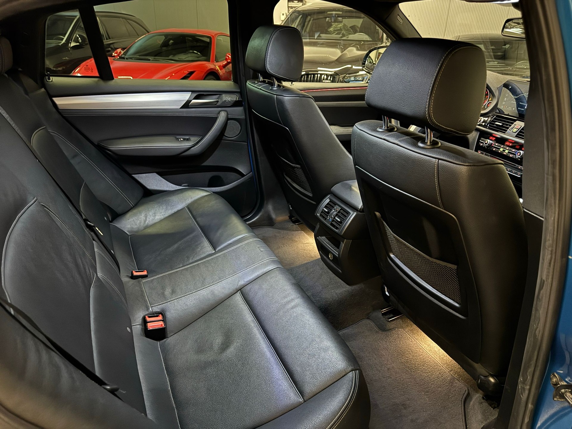 BMW X4 M40i-image-8