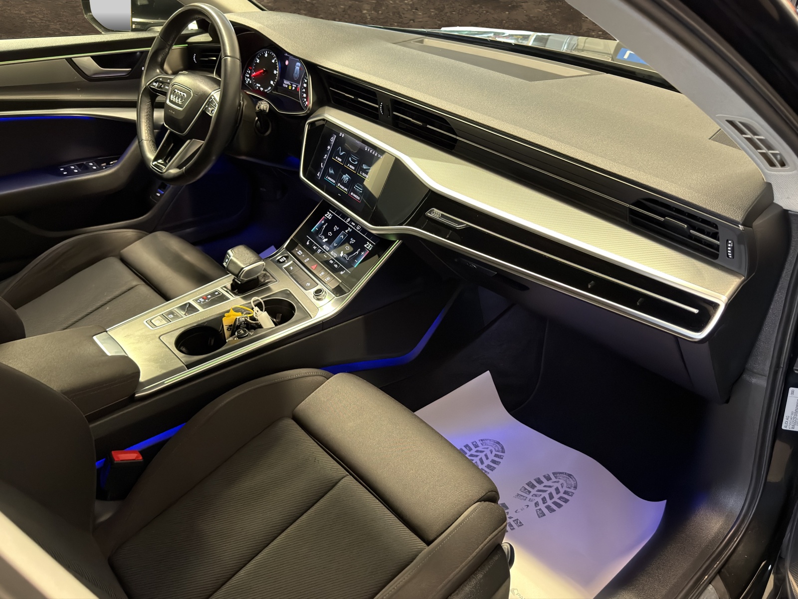 AUDI A6 Avant 40 TDI Sport Attraction S-tronic-image-12