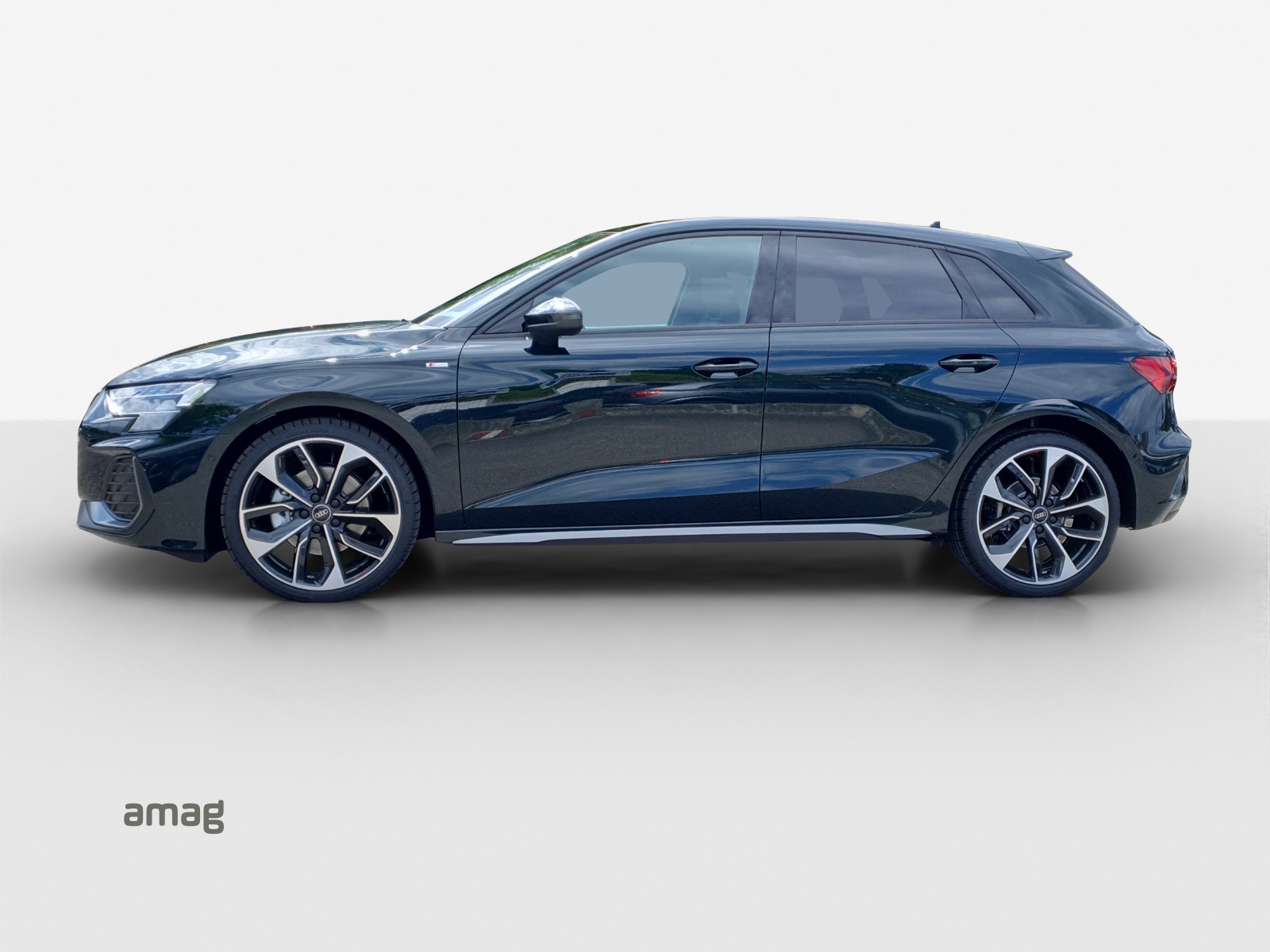 AUDI A3 Sportback TFSI 110 kW S line Attraction S tronic-showroom-element-1