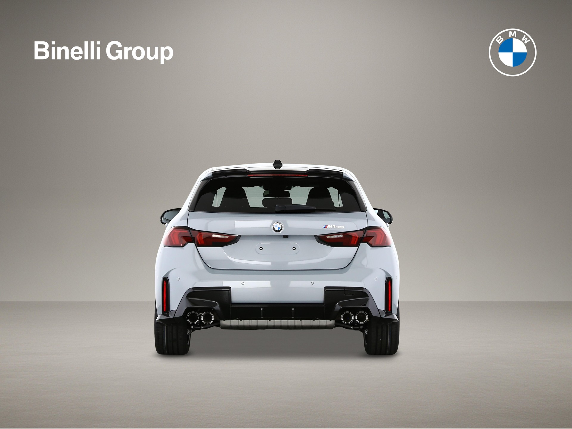 BMW M135i xDrive-showroom-element-3