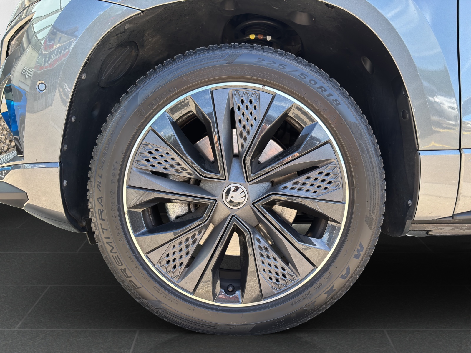SKODA New Karoq 2.0 TSI SportLine 4x4 DSG mit AHK, Lederausstattung & fortl. Werksgarantie-image-11