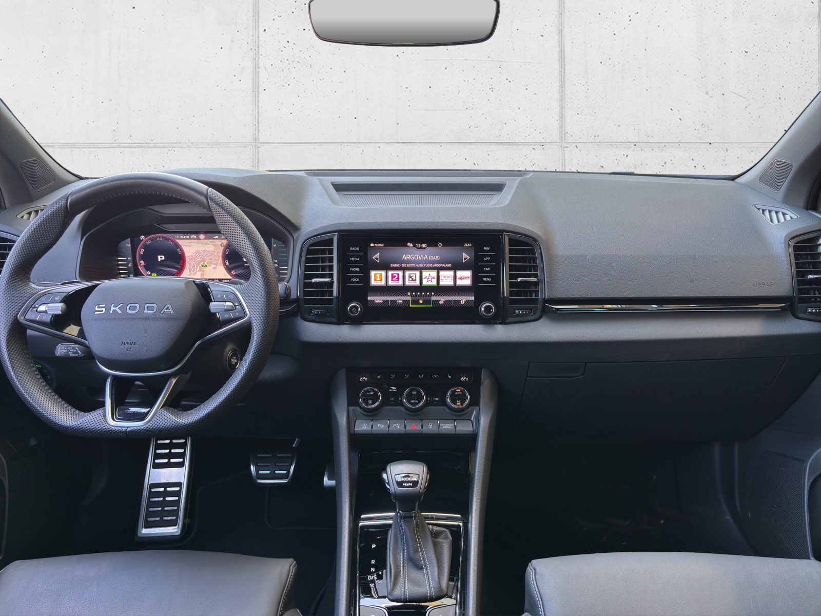 SKODA New Karoq 2.0 TSI SportLine 4x4 DSG mit AHK, Lederausstattung & fortl. Werksgarantie-image-12