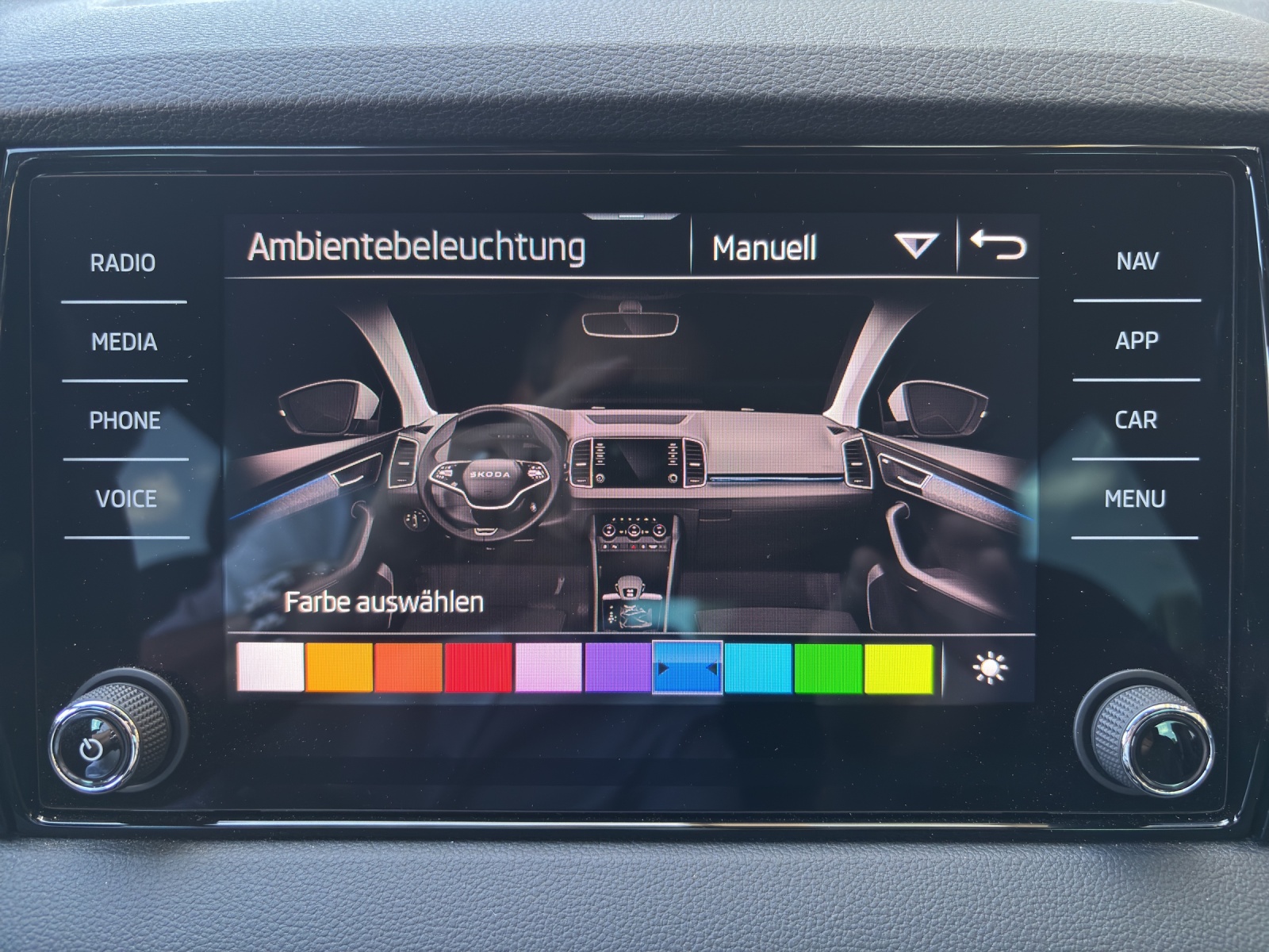 SKODA New Karoq 2.0 TSI SportLine 4x4 DSG mit AHK, Lederausstattung & fortl. Werksgarantie-image-25