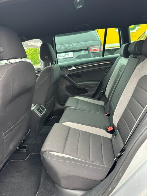 VW Golf Variant 2.0 TSI R 4 Motion DSG-image-14
