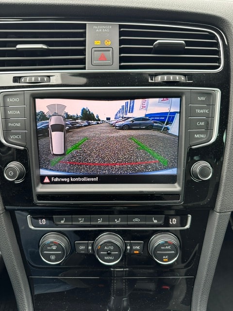 VW Golf Variant 2.0 TSI R 4 Motion DSG-image-12