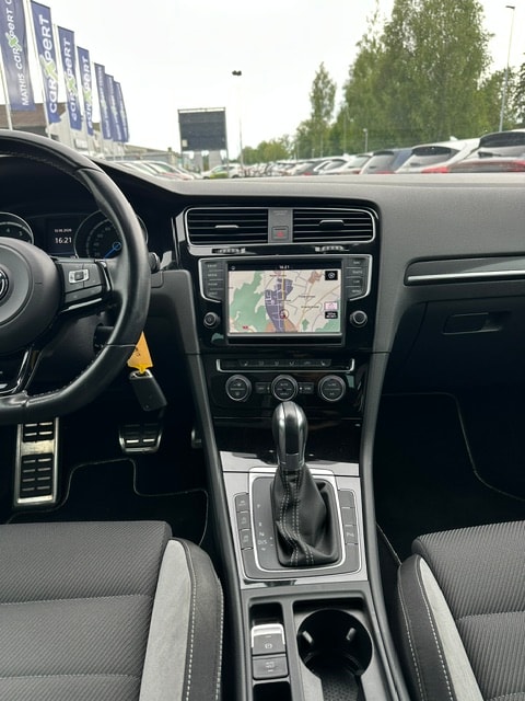 VW Golf Variant 2.0 TSI R 4 Motion DSG-image-10