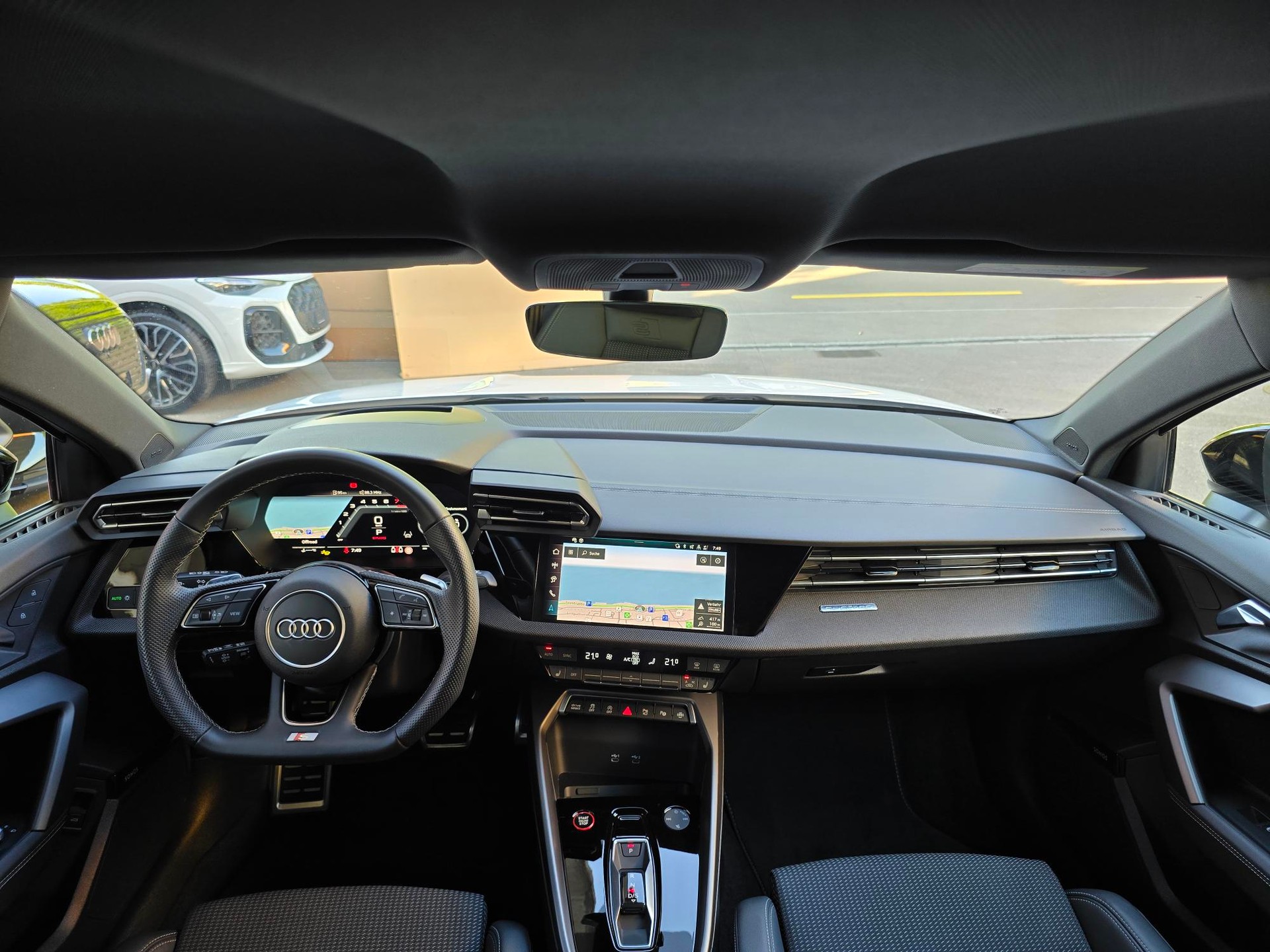 AUDI S3 Sportback TFSI quattro S-tronic-image-5