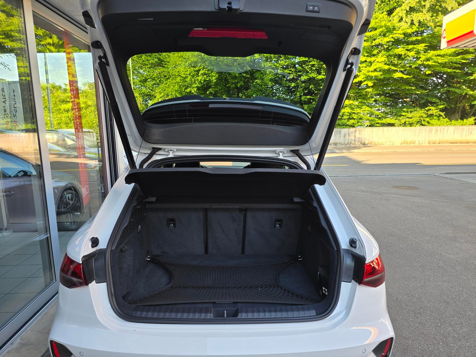 AUDI S3 Sportback TFSI quattro S-tronic-image-9