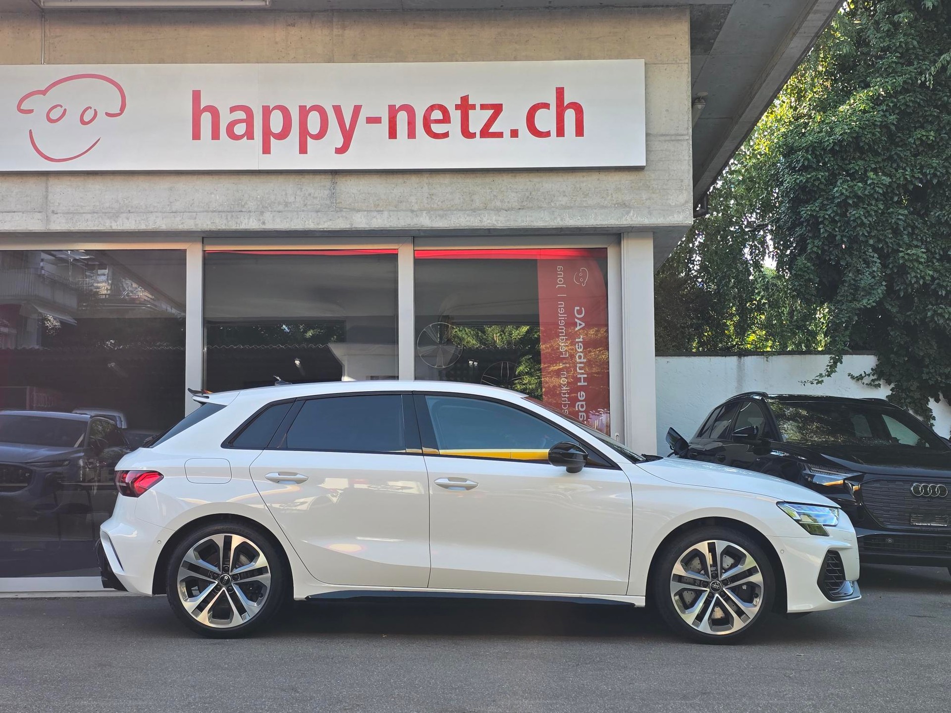 AUDI S3 Sportback TFSI quattro S-tronic-showroom-element-1