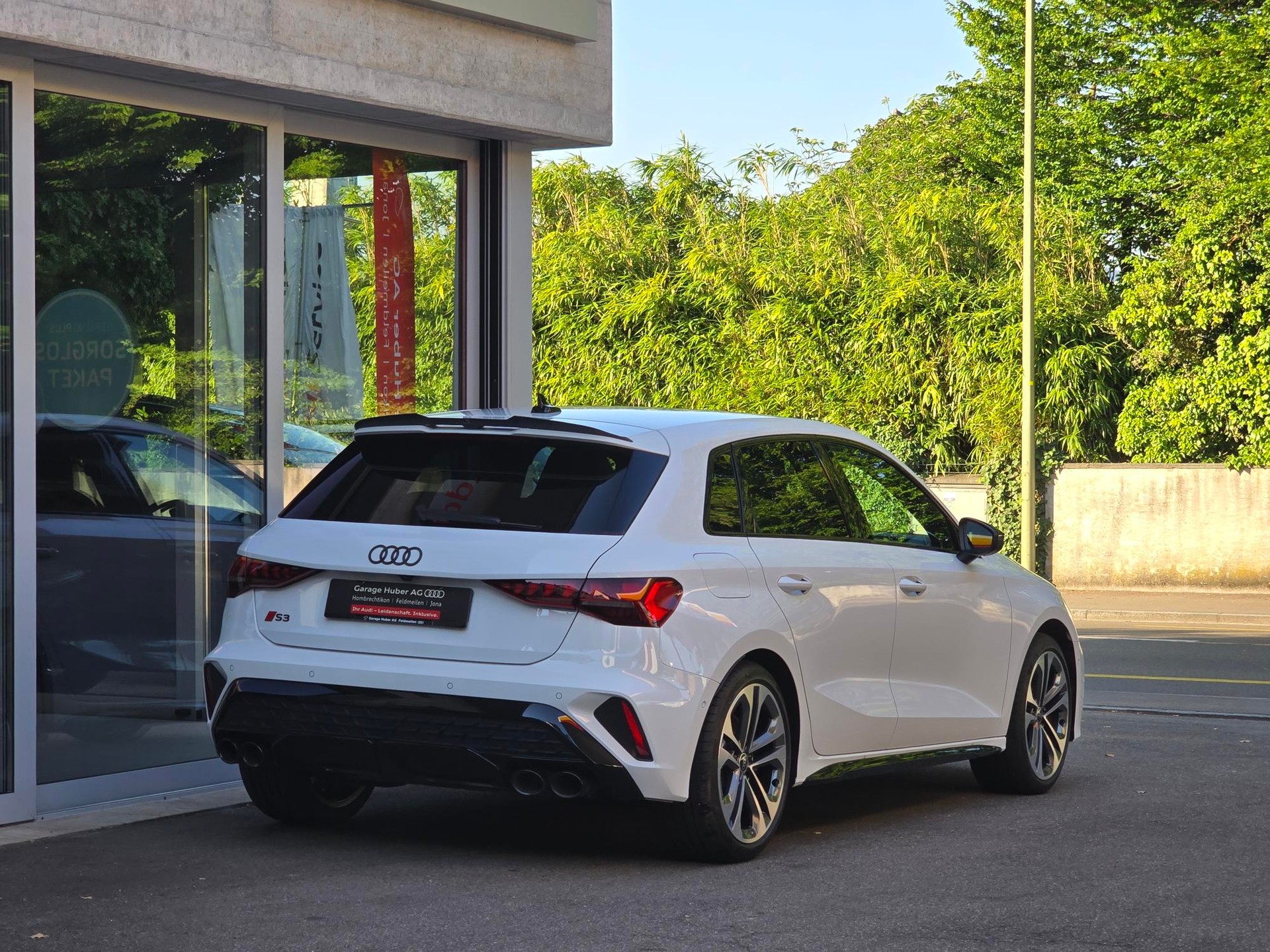 AUDI S3 Sportback TFSI quattro S-tronic-showroom-element-2