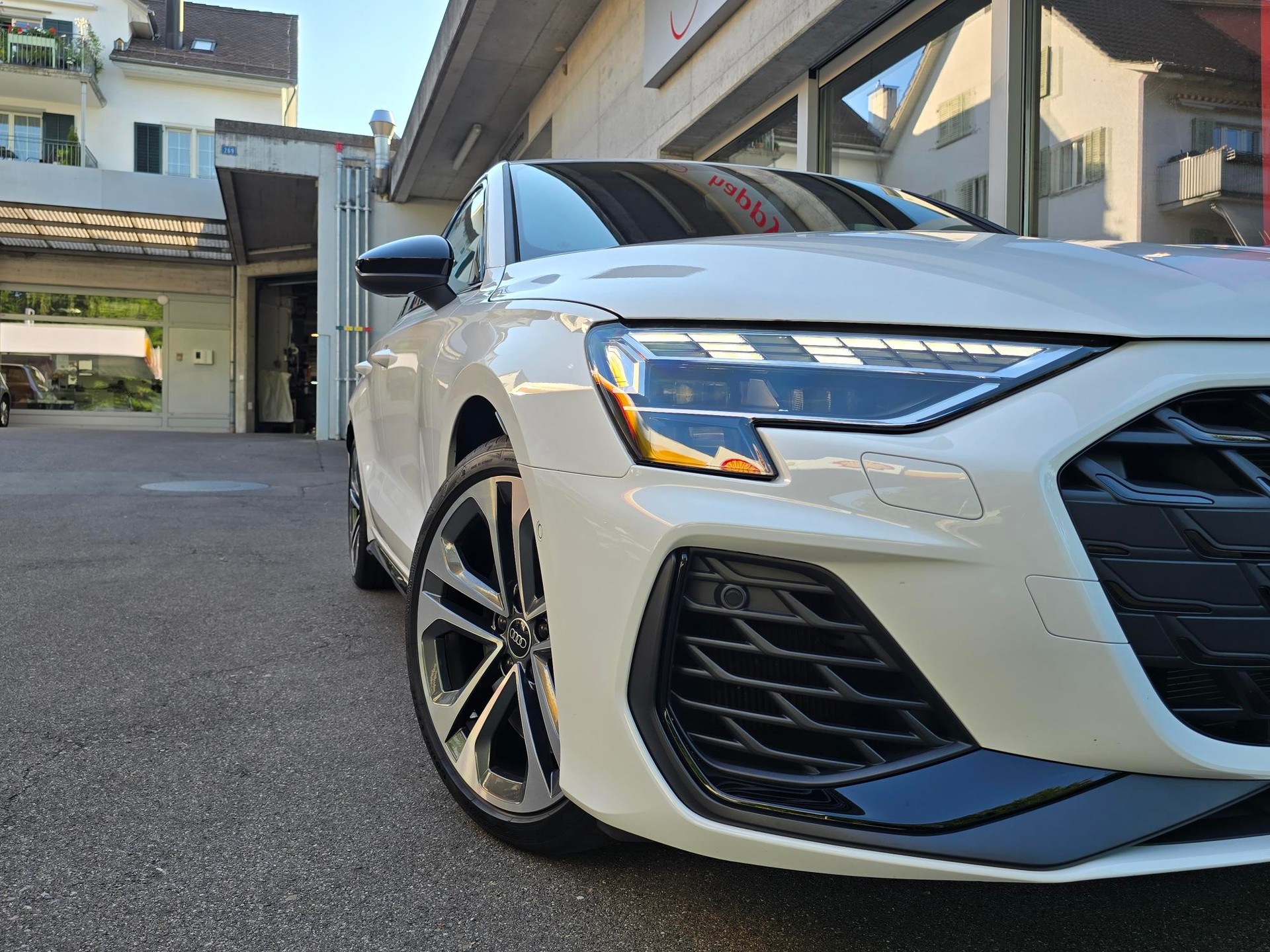 AUDI S3 Sportback TFSI quattro S-tronic-image-15