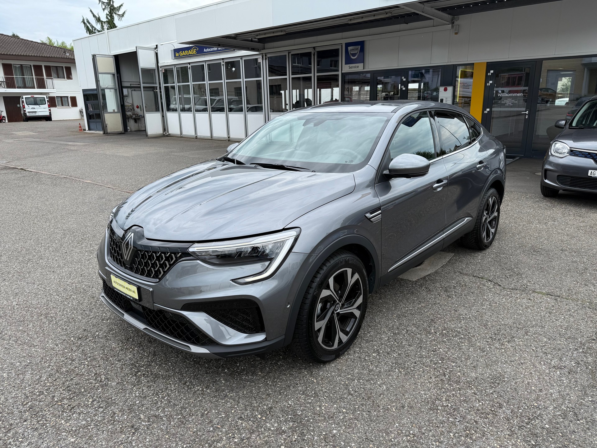 RENAULT Arkana 1.3 TCe Techno EDC-showroom-element-1