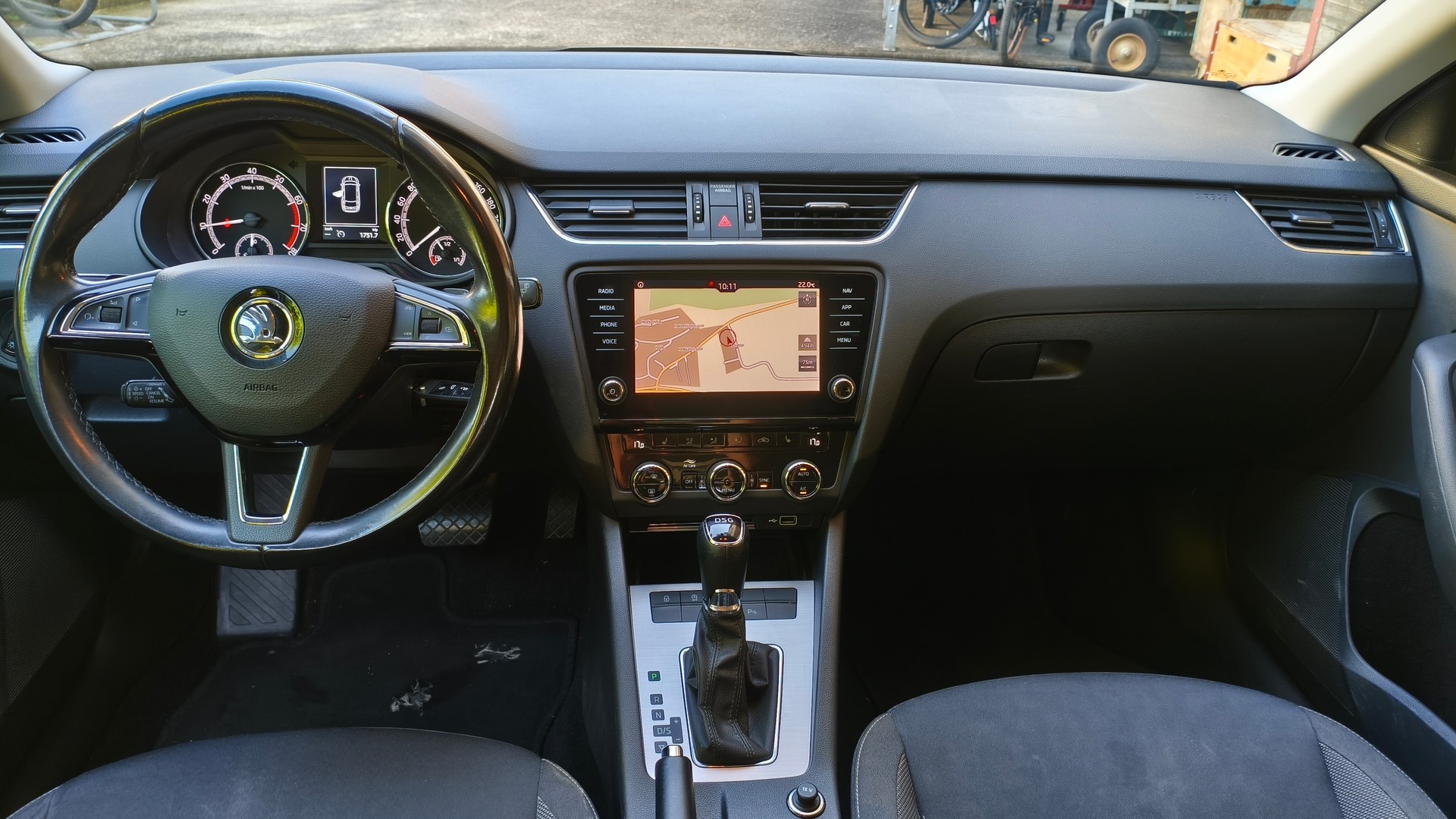 SKODA Octavia Combi 1.5 TSI Ambition DSG-image-9