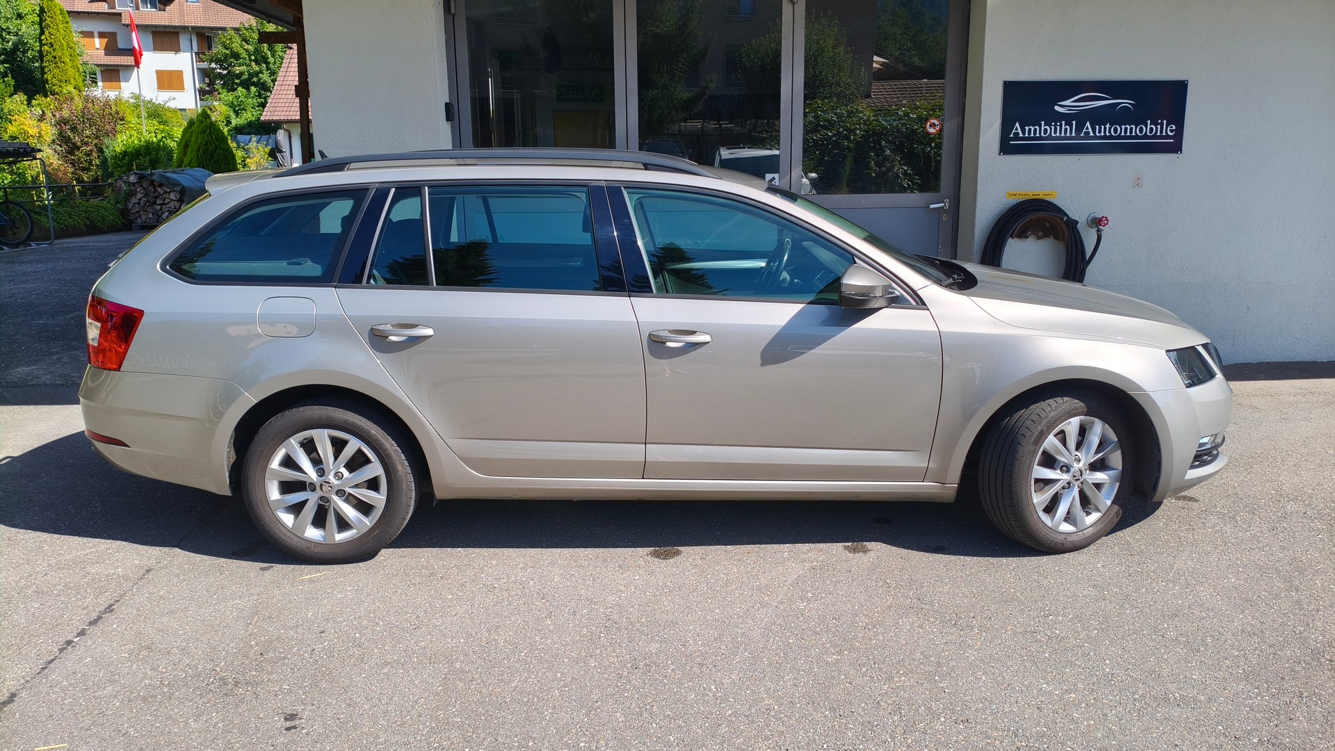 SKODA Octavia Combi 1.5 TSI Ambition DSG-image-1