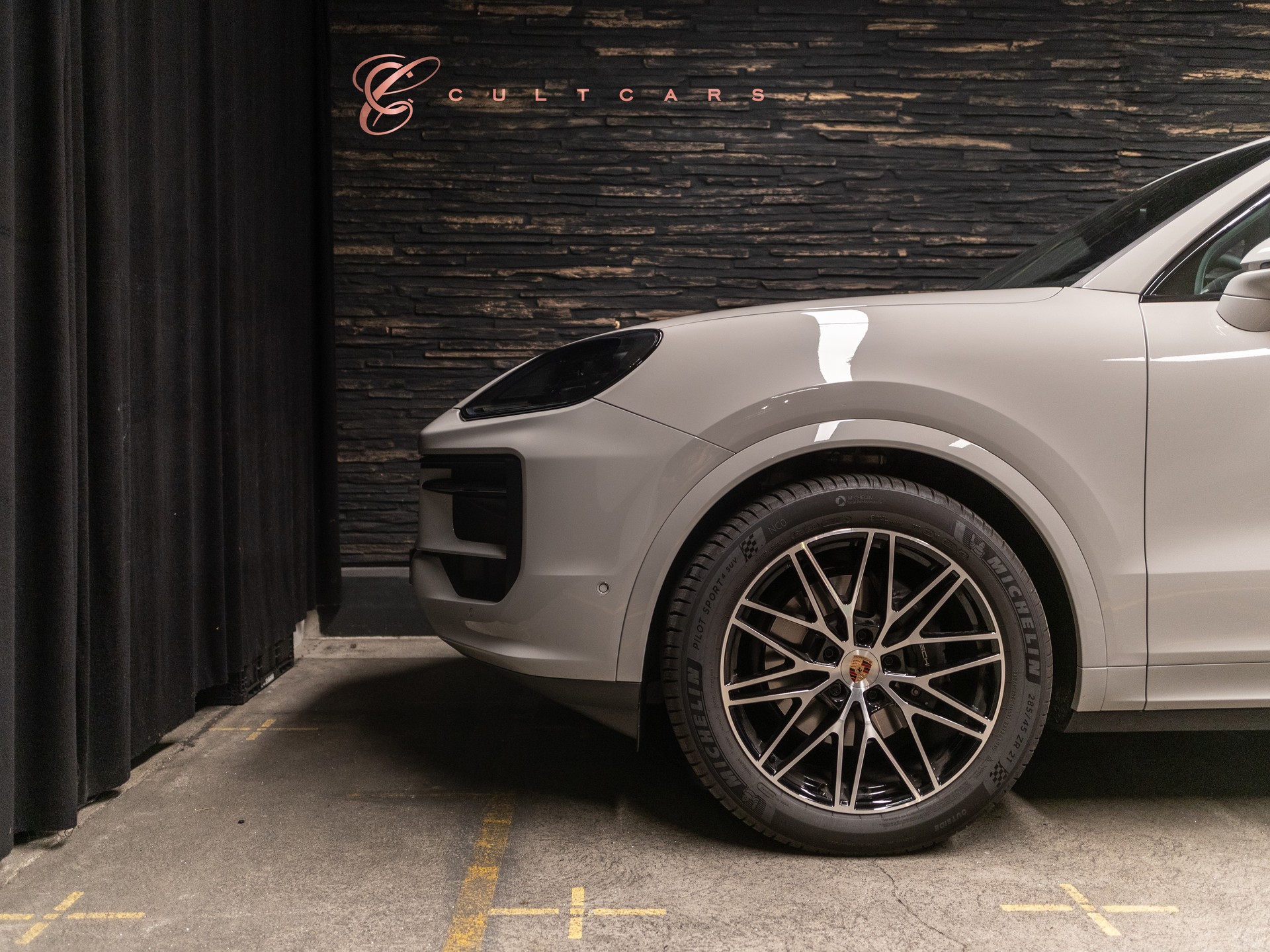 PORSCHE Cayenne Black Edition Tiptronic-image-4