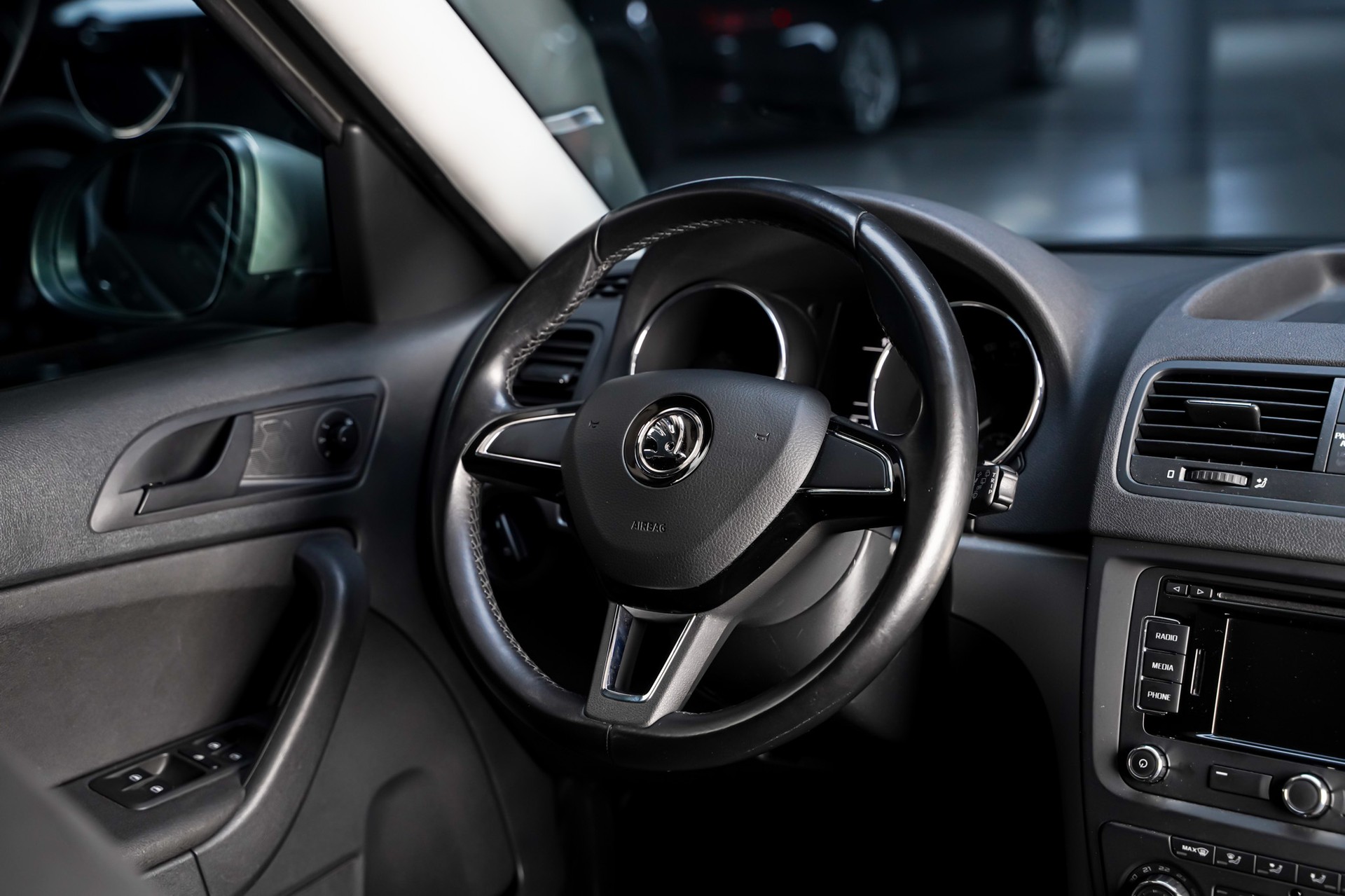 SKODA Yeti 1.8 TSI Active 4x4 DSG-image-18