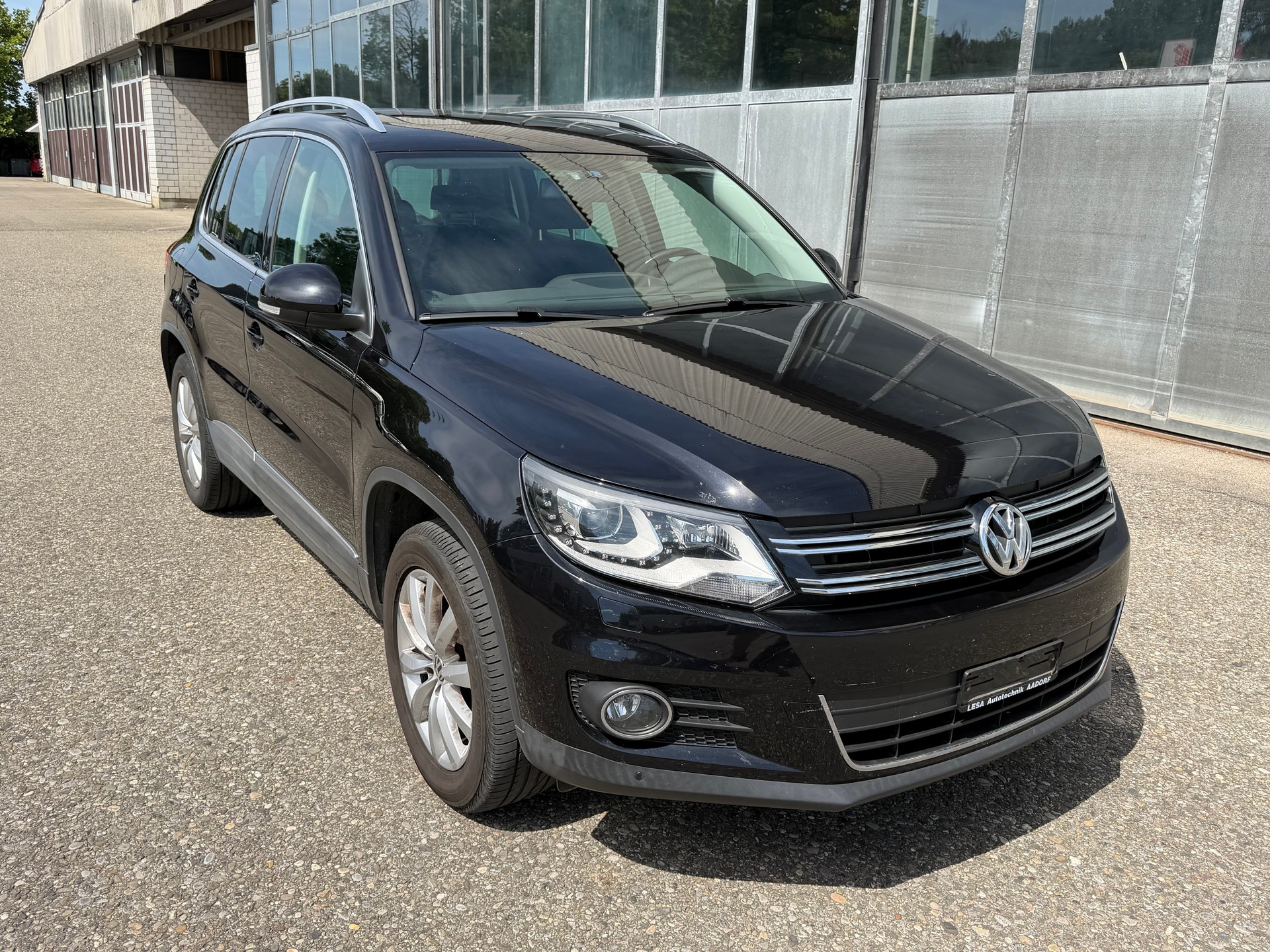 VW Tiguan 2.0 TDI BlueMotion Sport&Style 4Motion DSG-image-2