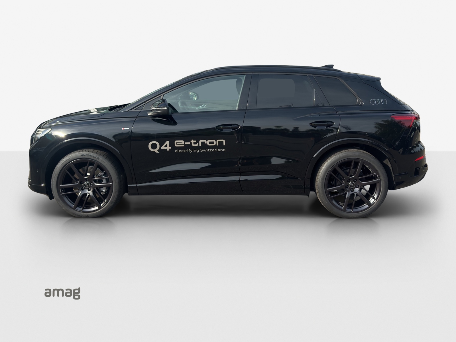 AUDI Q4 e-tron SUV quattro performance-showroom-element-1