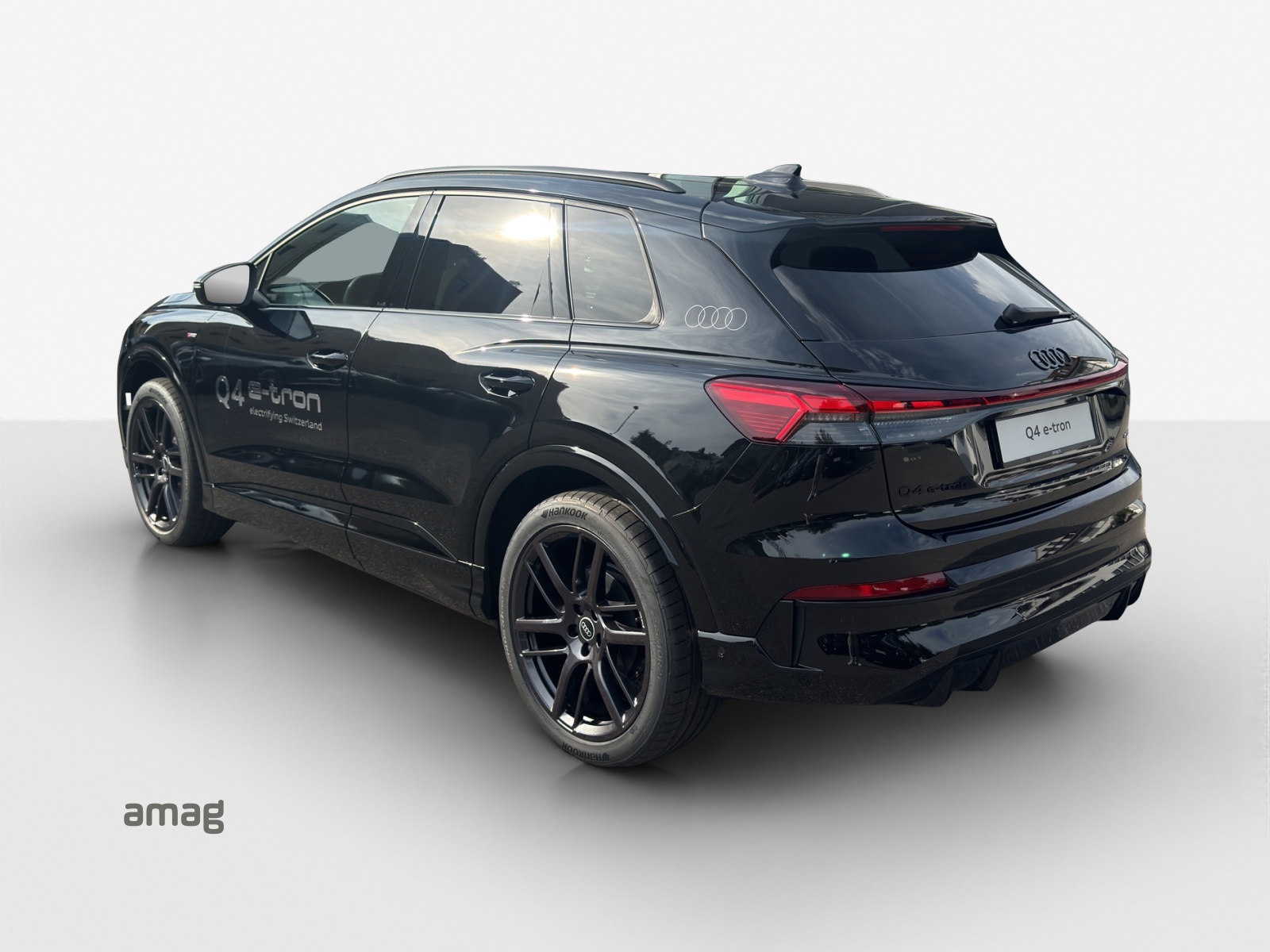 AUDI Q4 e-tron SUV quattro performance-showroom-element-2
