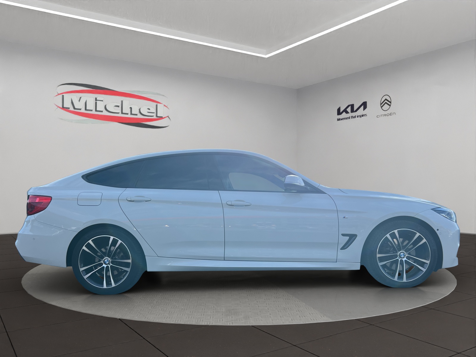 BMW 330i xDrive Gran Turismo / Top ausgestattet mit Pack M Sport / Pack Comfort / Pack Sicherheit / inkl. Winterräder Alu-image-3