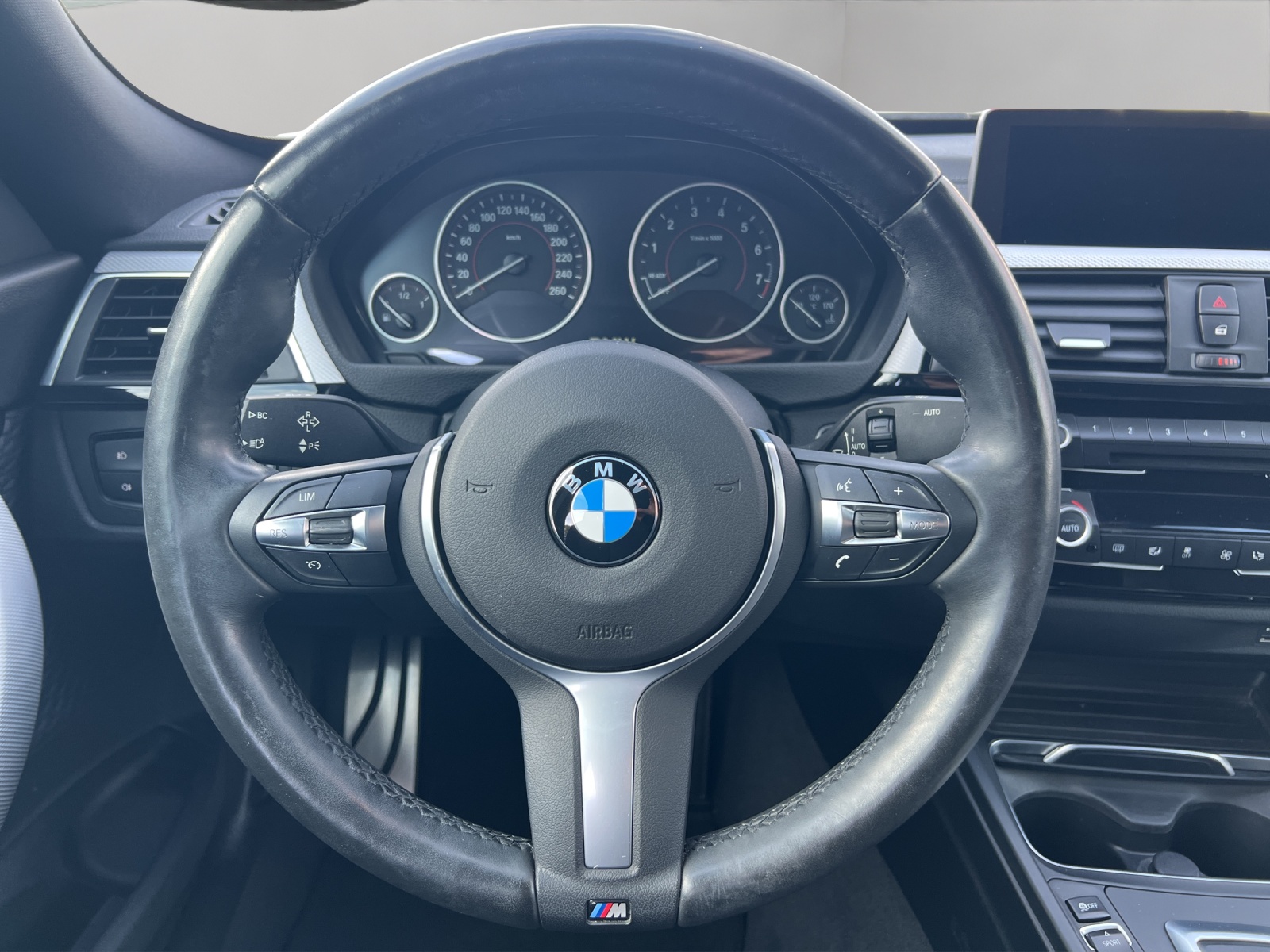 BMW 330i xDrive Gran Turismo / Top ausgestattet mit Pack M Sport / Pack Comfort / Pack Sicherheit / inkl. Winterräder Alu-image-10