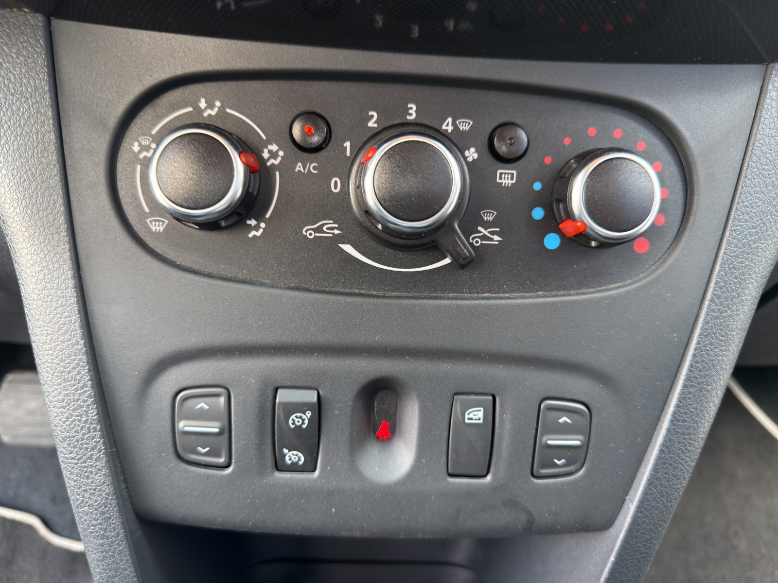 DACIA Sandero Tce 90 Stepway Automatic-image-15