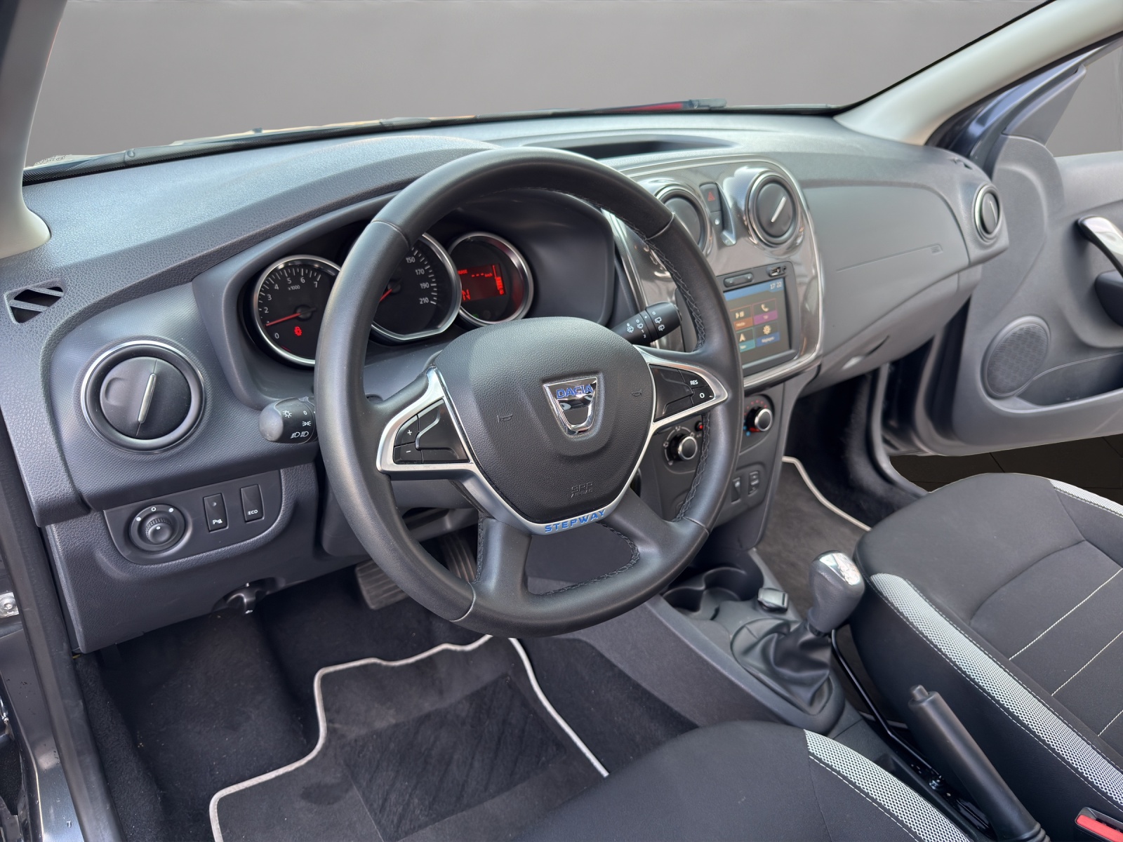 DACIA Sandero Tce 90 Stepway Automatic-image-9