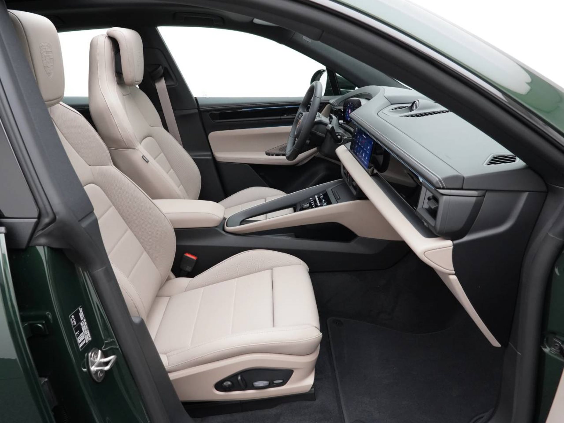 PORSCHE Macan 4S-image-23