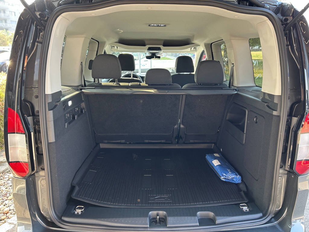 FORD TOURNEO Connect 2.0 EcoBlue 122 Titanium-image-4