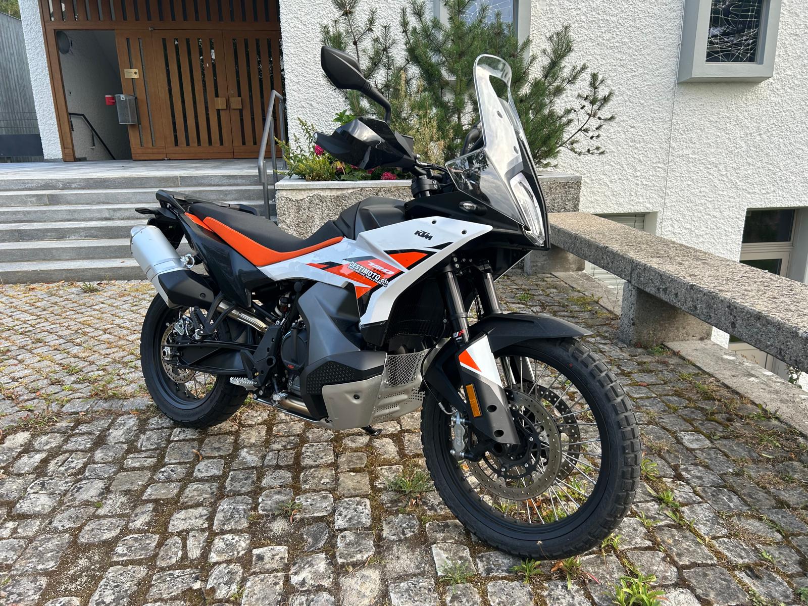 KTM 790 Adventure-image-2