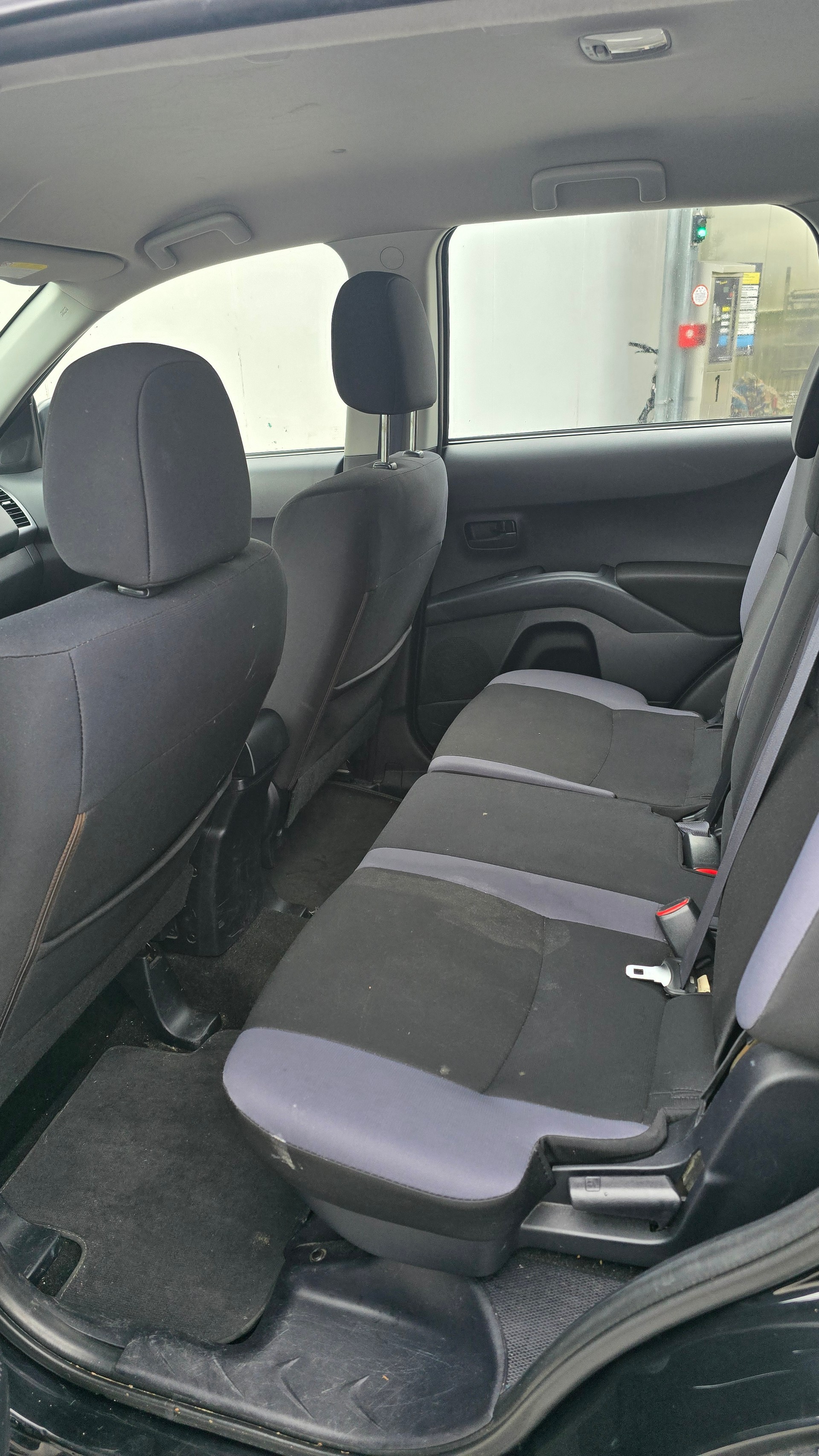 CITROEN C-Crosser 2.2 HDi Essentiel (X)-image-11