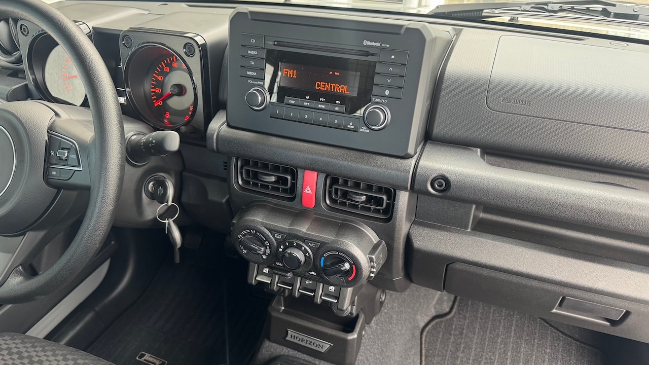 SUZUKI JIMNY 1.5 HORIZON EDITION 4x4 | 2 PLATZER | MANUEL-image-20