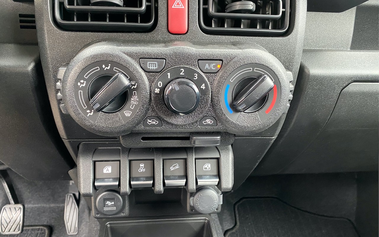SUZUKI JIMNY 1.5 HORIZON EDITION 4x4 | 2 PLATZER | MANUEL-image-27