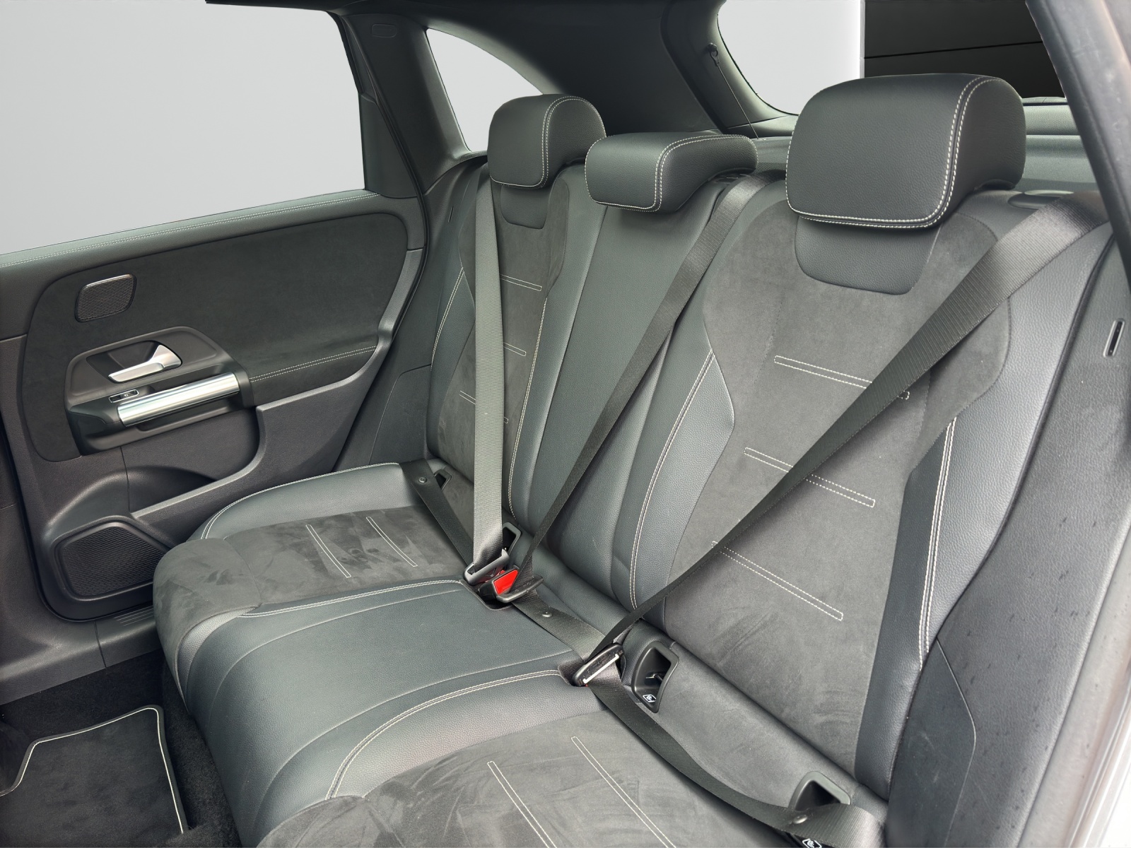 MERCEDES-BENZ B 220 d 4M Swiss Star-image-11