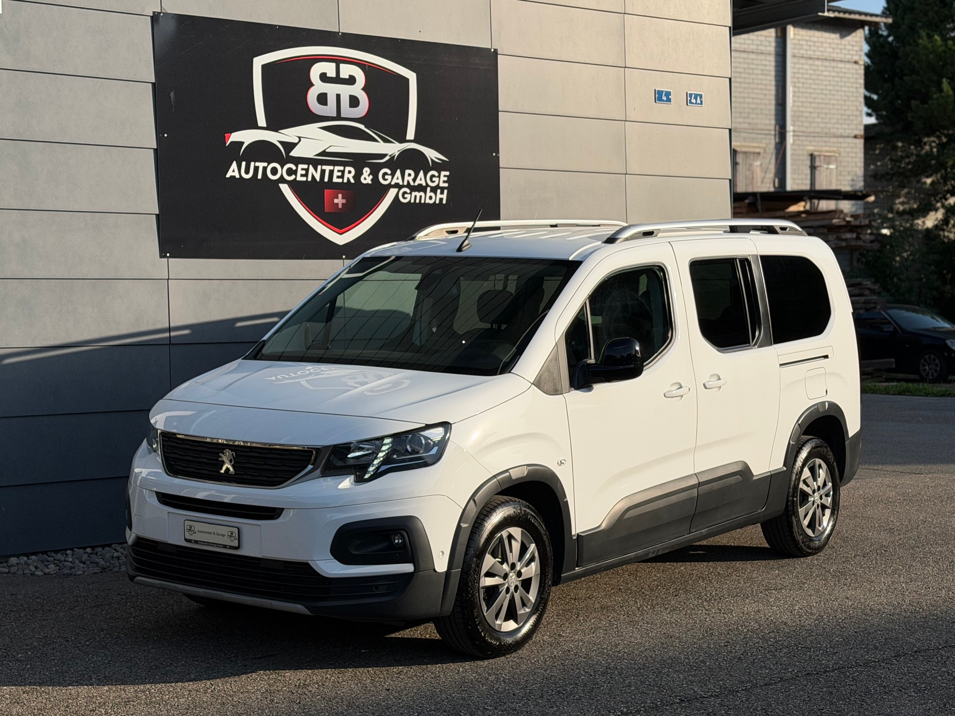 PEUGEOT Rifter Long 1.5 BlueHDi 7PL Allure Pack-showroom-element-1