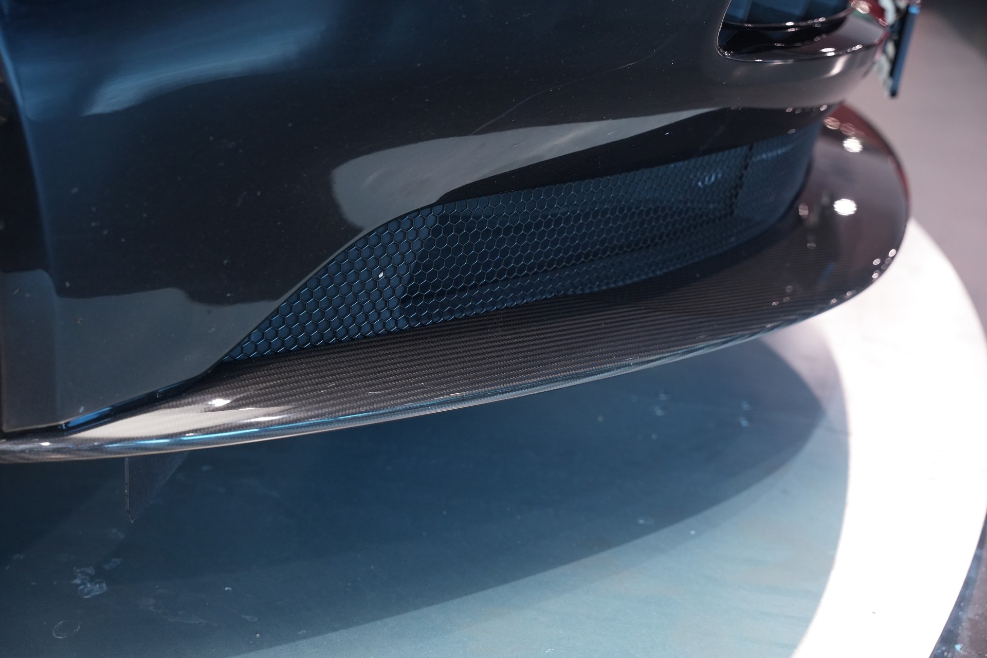 ASTON MARTIN DB11 V12 Touchtronic 3 AMR *Carbon*-image-45