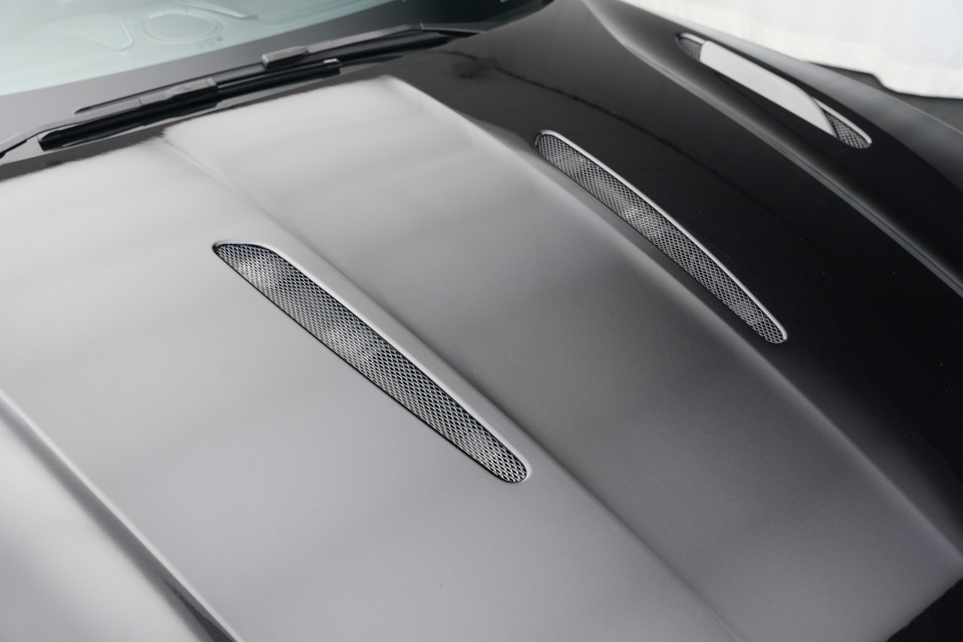 ASTON MARTIN DB11 V12 Touchtronic 3 AMR *Carbon*-image-48