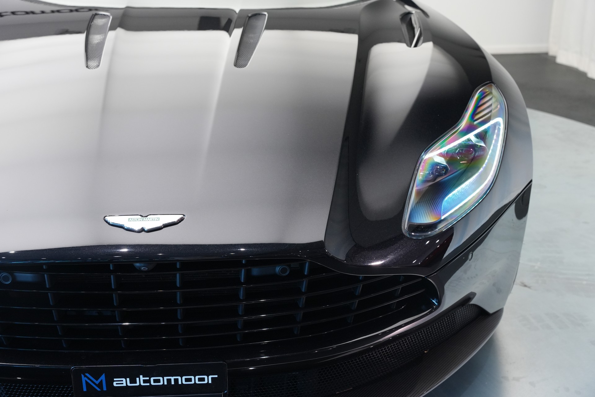 ASTON MARTIN DB11 V12 Touchtronic 3 AMR *Carbon*-image-47