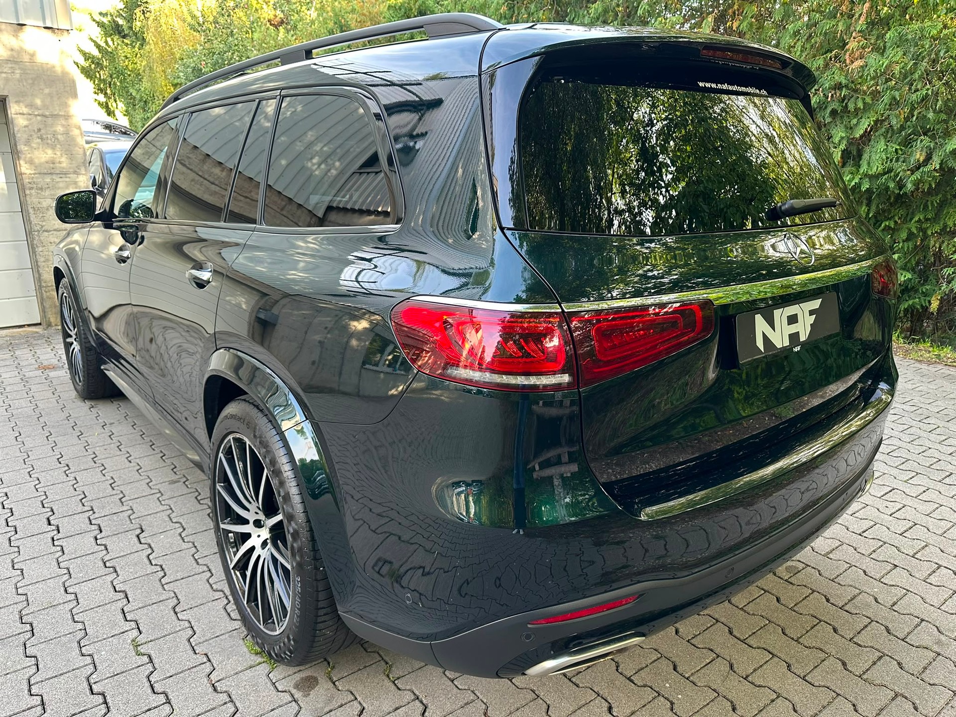 MERCEDES-BENZ GLS 580 4Matic AMG Line 9G-Tronic-showroom-element-2