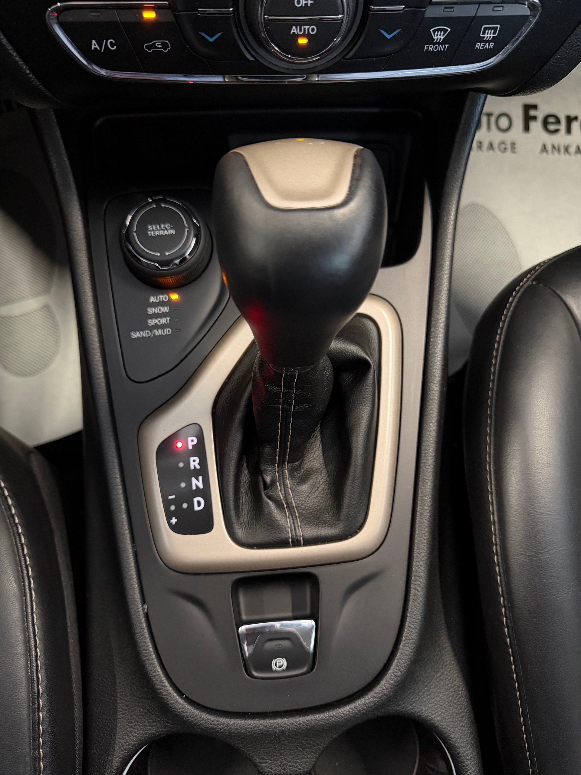 JEEP Limited 2.4 AWD-image-29