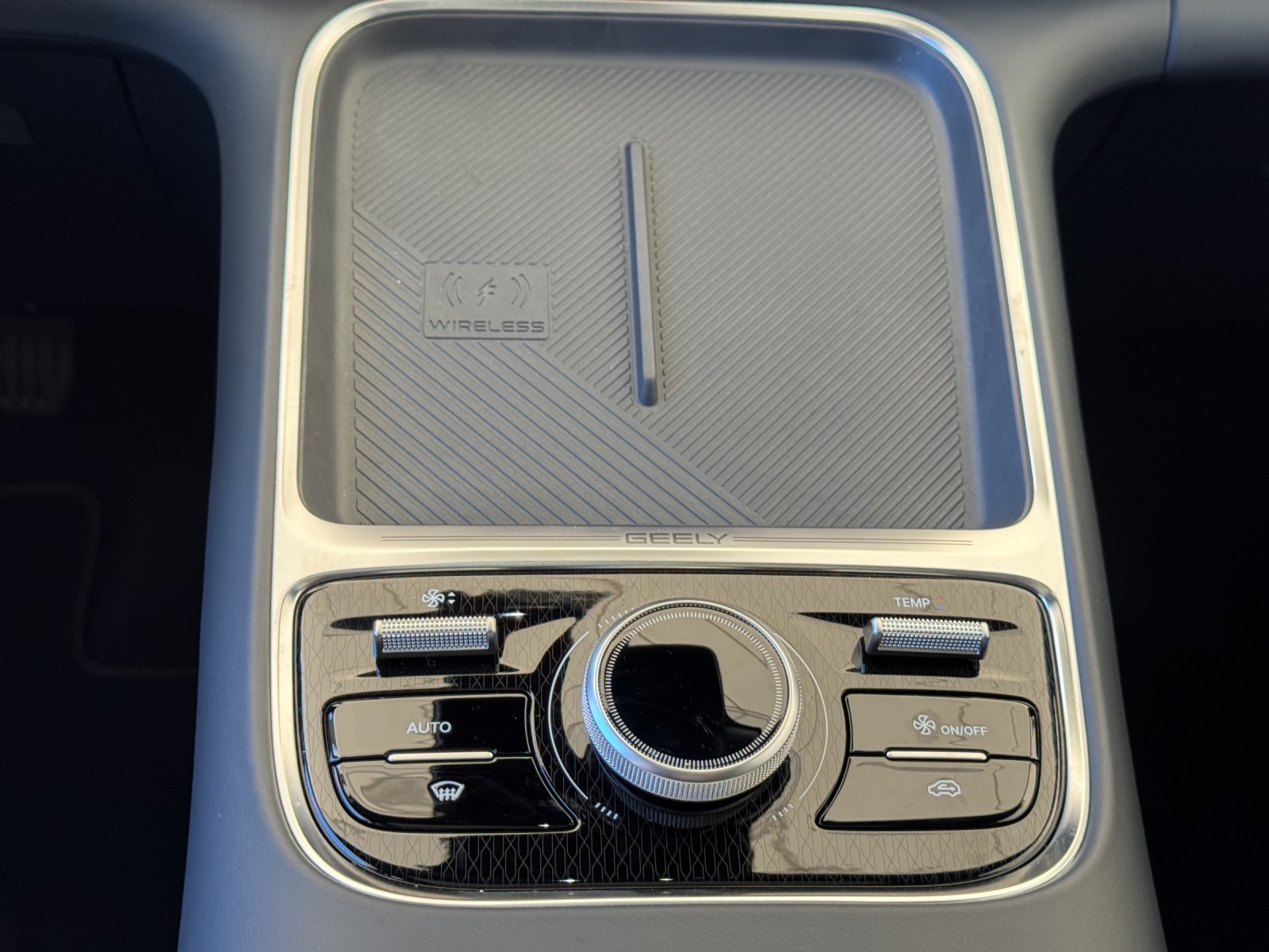 GEELY Starray EM-i LAUNCH EDITION 262PS *Reichweite bis zu 1'055Km*-image-15