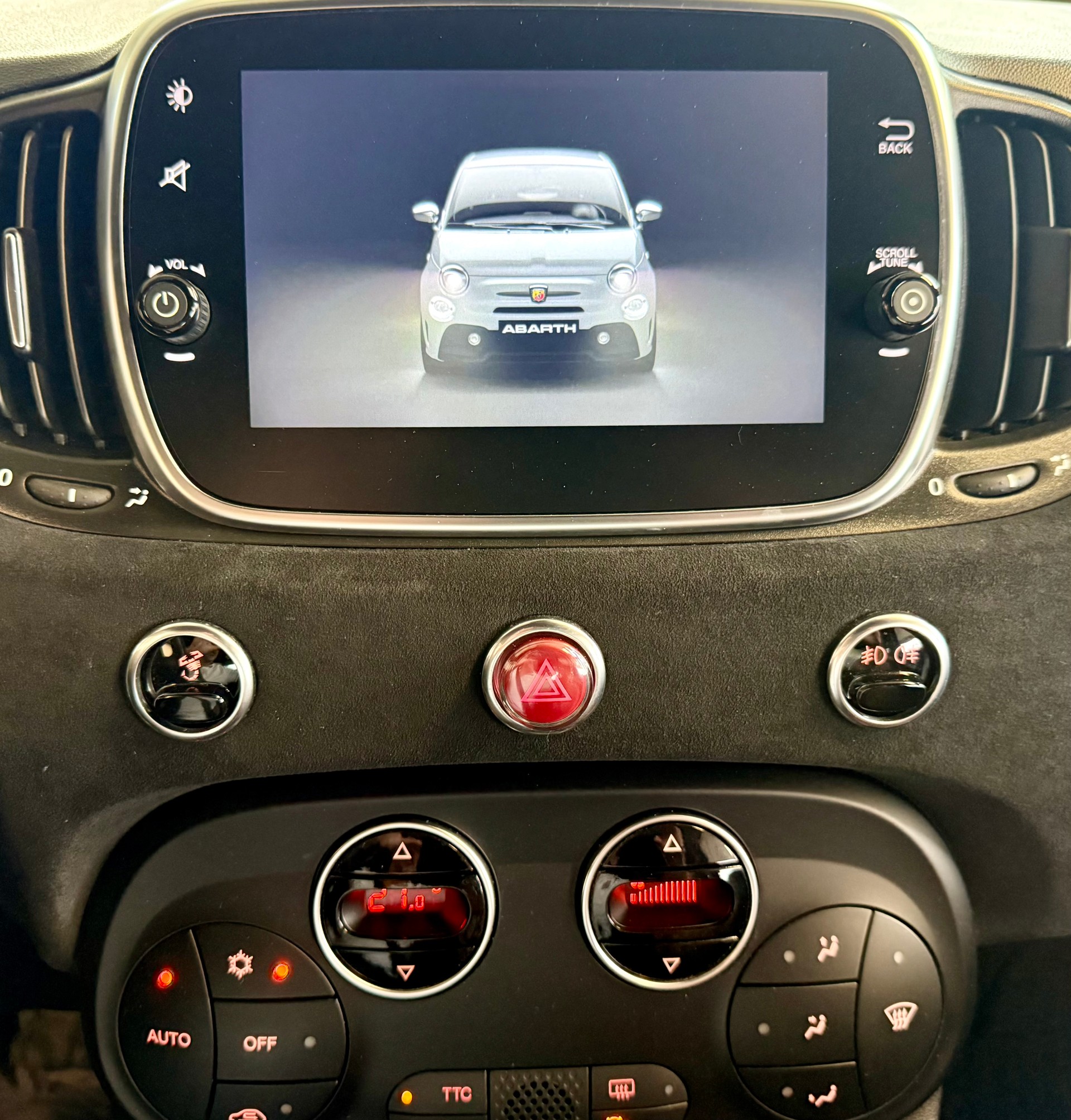 FIAT 595 1.4 16V Turbo Abarth Scorpion Legend Dualogic-image-19