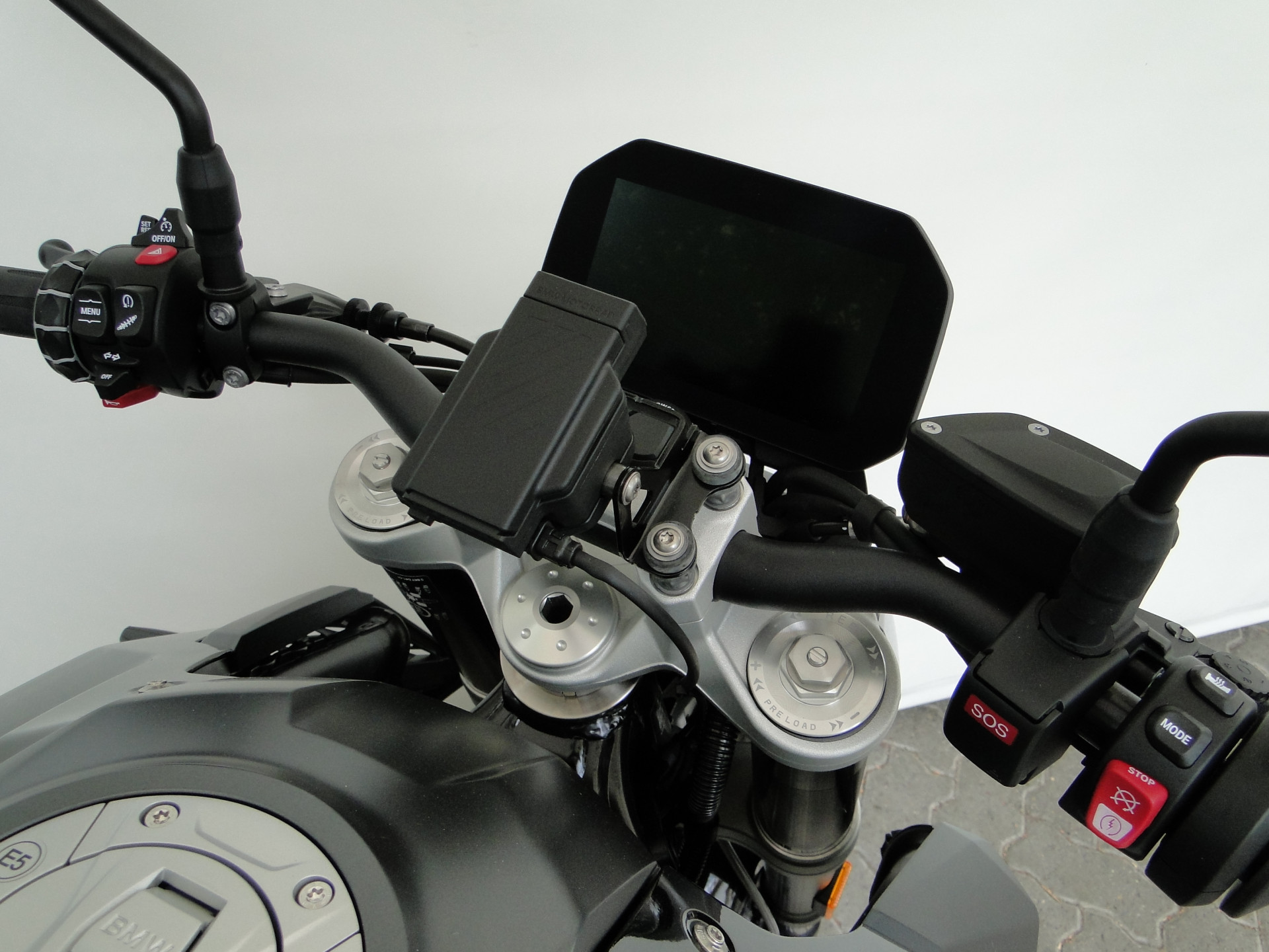 BMW F 900 R A2-image-4