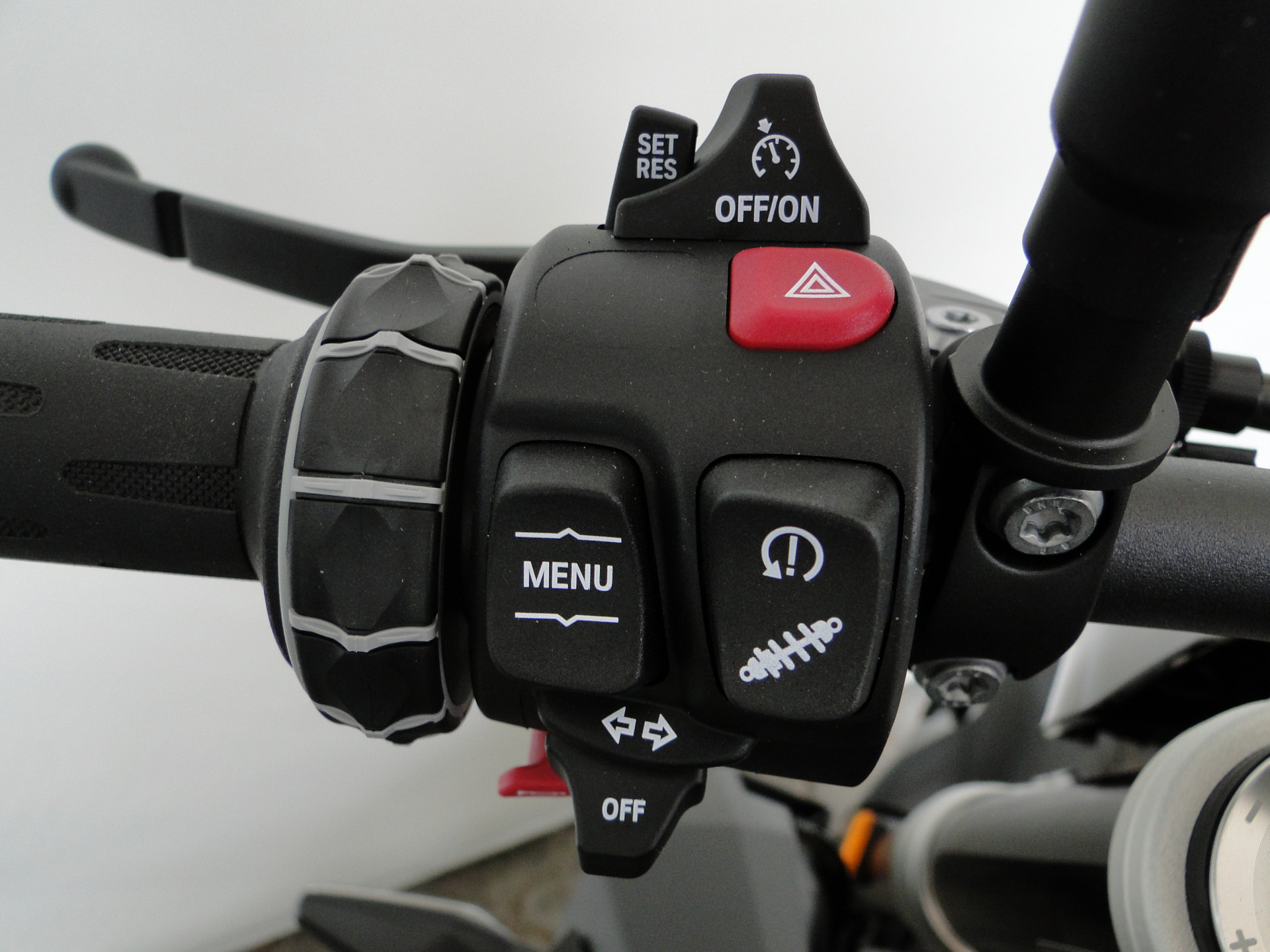 BMW F 900 R A2-image-6