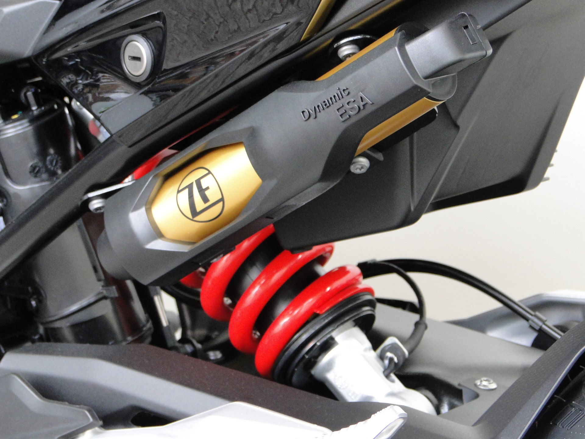 BMW F 900 R A2-image-8