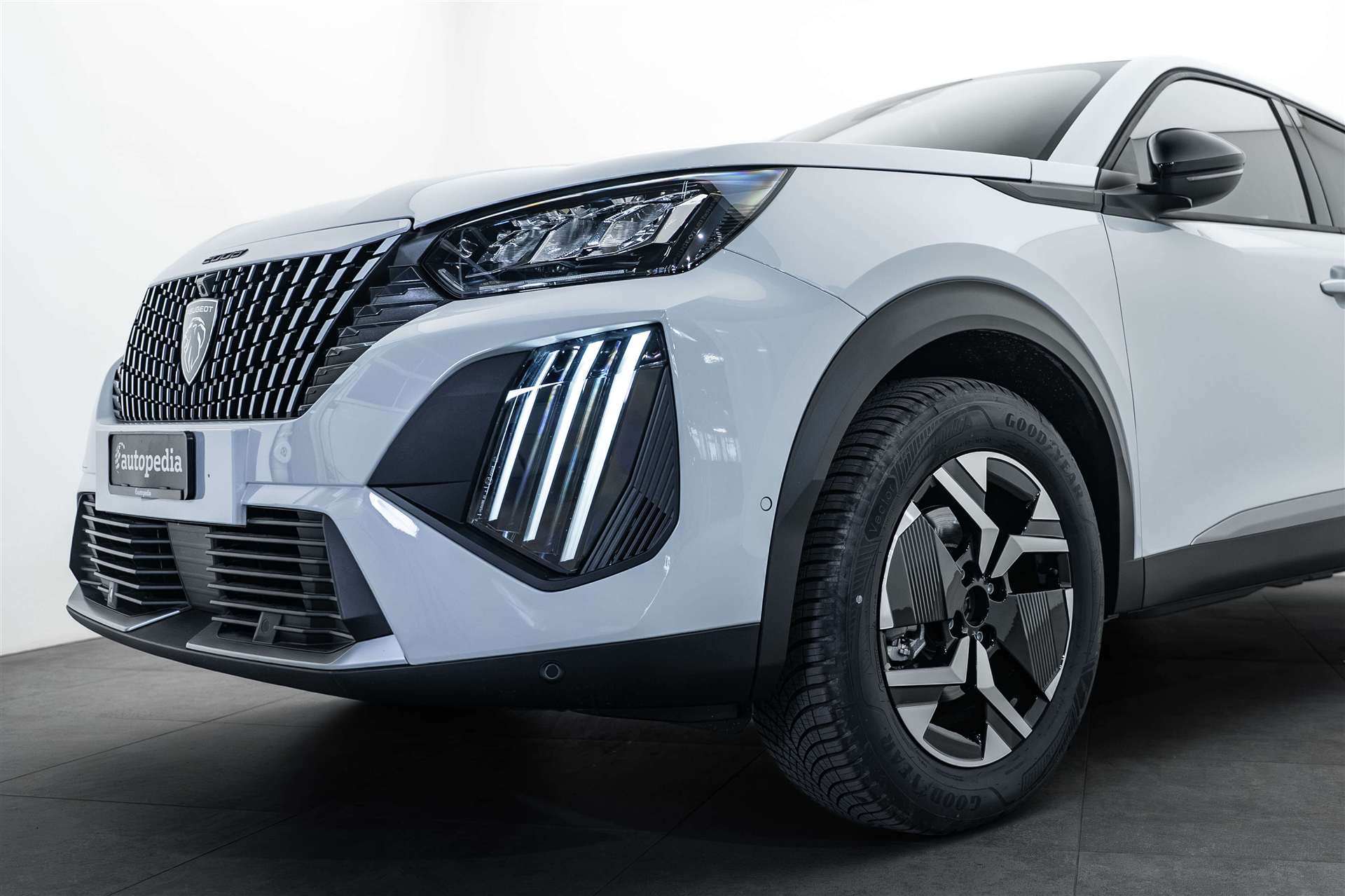 PEUGEOT PEUGEOT 2008 1.2 145 MHEV Allure Automat-showroom-element-1