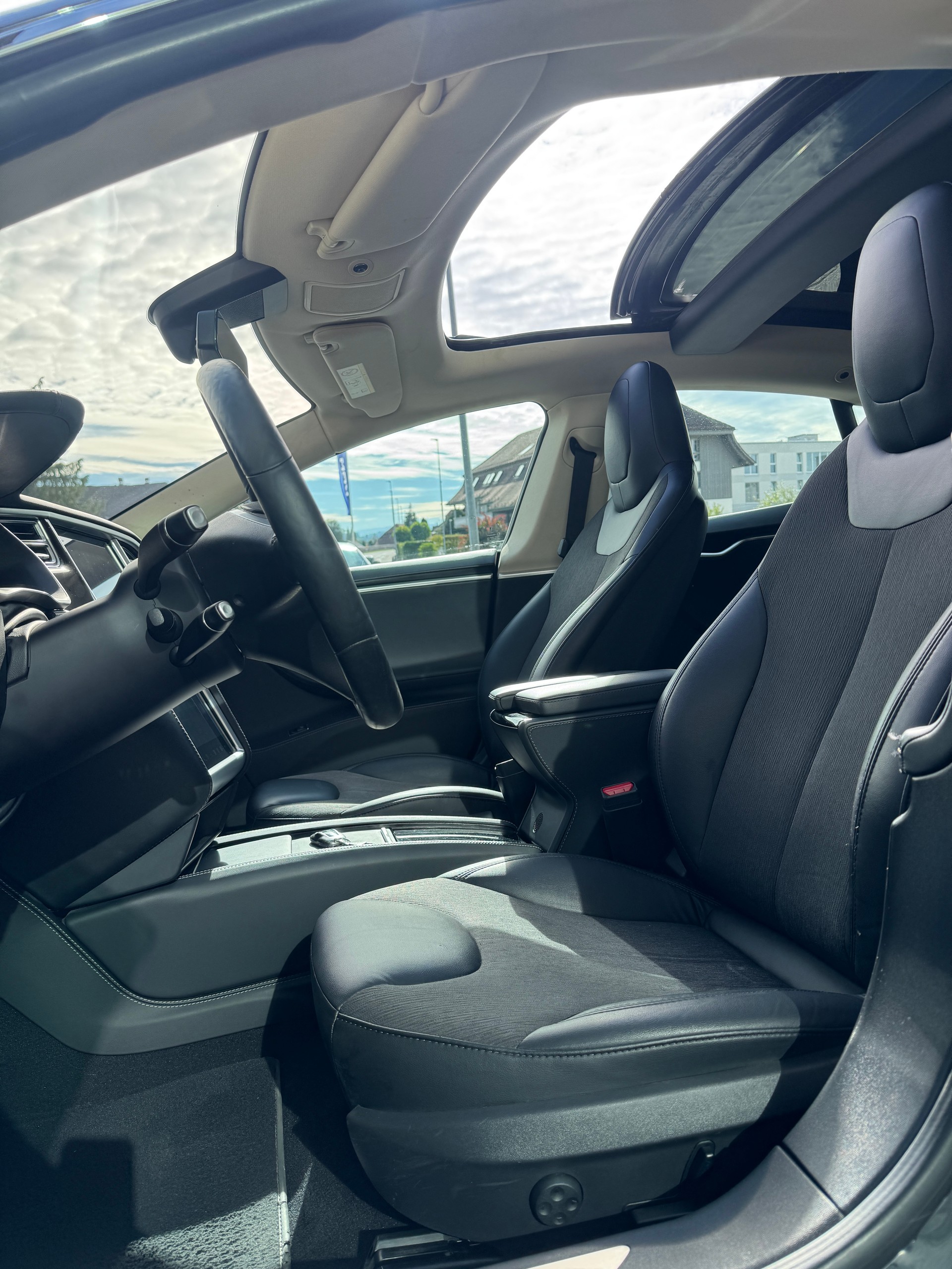 TESLA Model S 85 D / *FREE Lifetime Supercharging SC01*-image-8