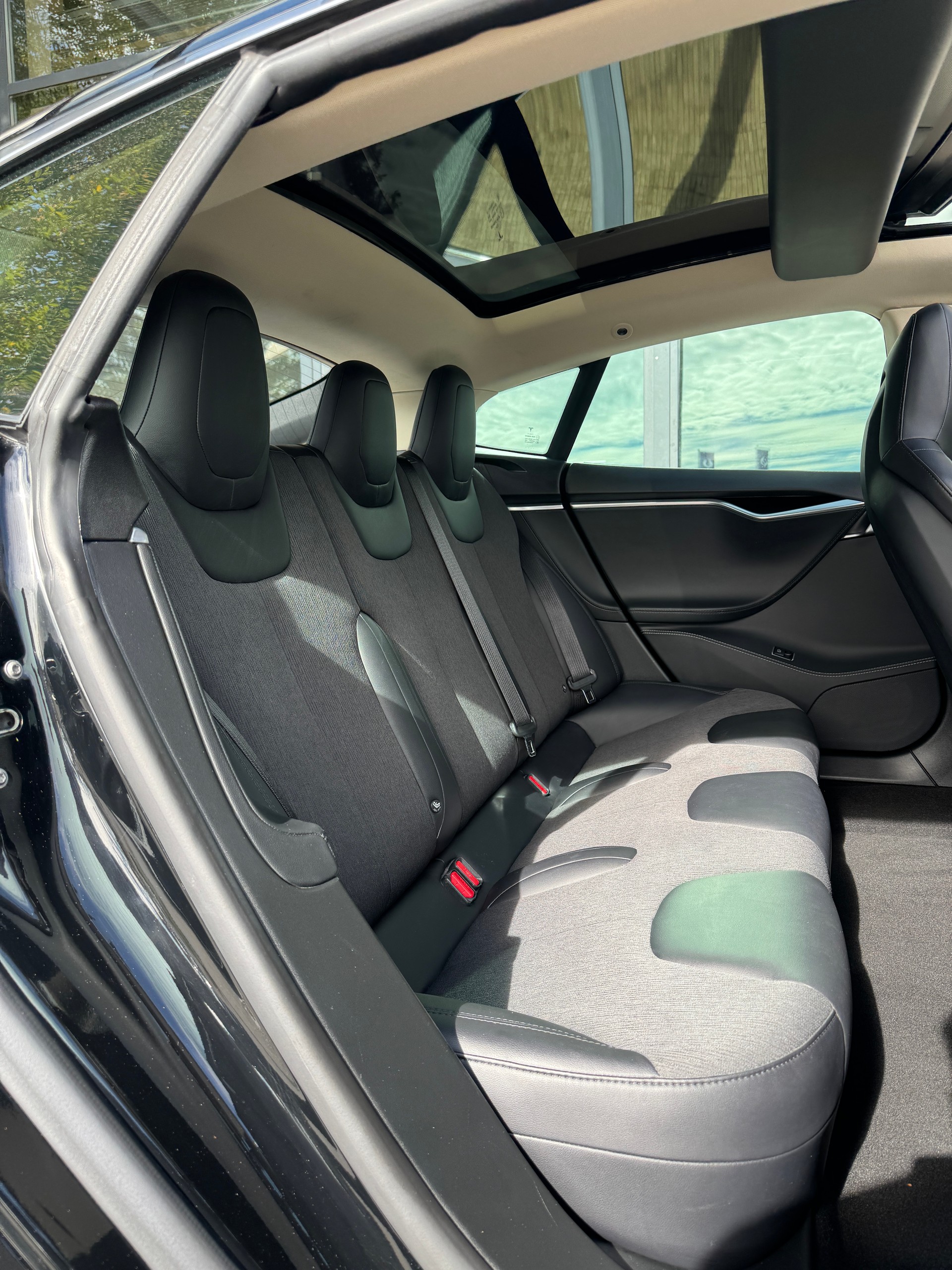 TESLA Model S 85 D / *FREE Lifetime Supercharging SC01*-image-10